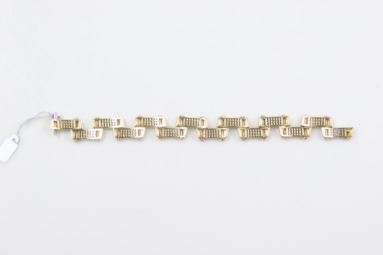 20.00 Carat 18 Karat Yellow Gold Diamond Handmade Link Bracelet In New Condition For Sale In Sherman Oaks, CA