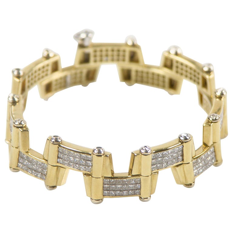 20.00 Carat 18 Karat Yellow Gold Diamond Handmade Link Bracelet For Sale