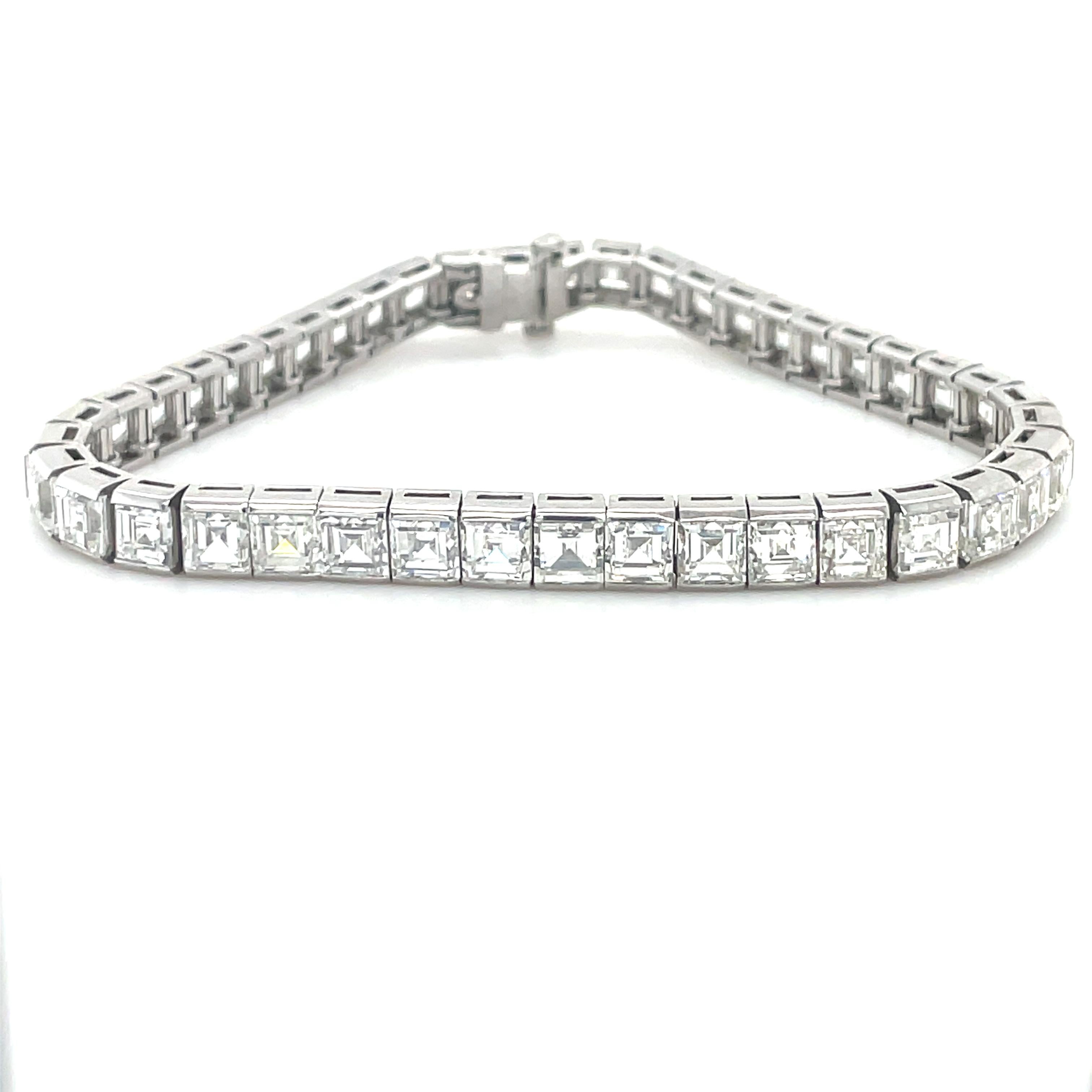 Square Cut 20.00 Carat Carré Cut Diamond Tennis Bracelet For Sale