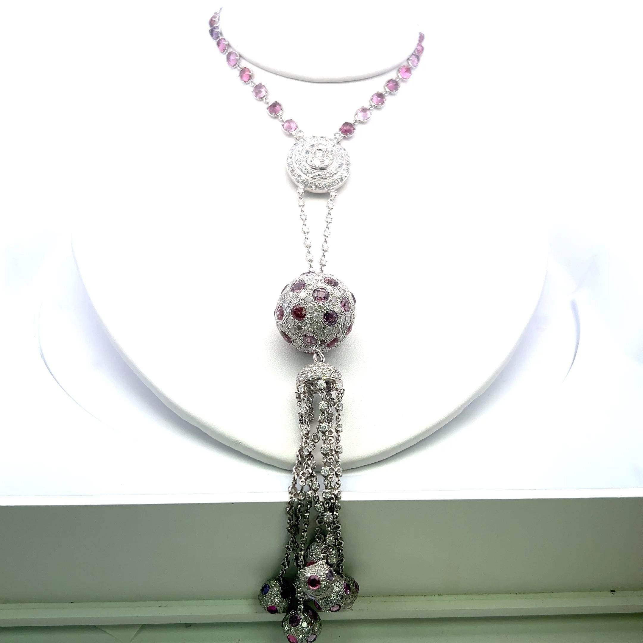 20.00 Carat Diamond 20.00 Carat Sapphire 18K White Gold Dangling Necklace In Good Condition For Sale In New York, NY
