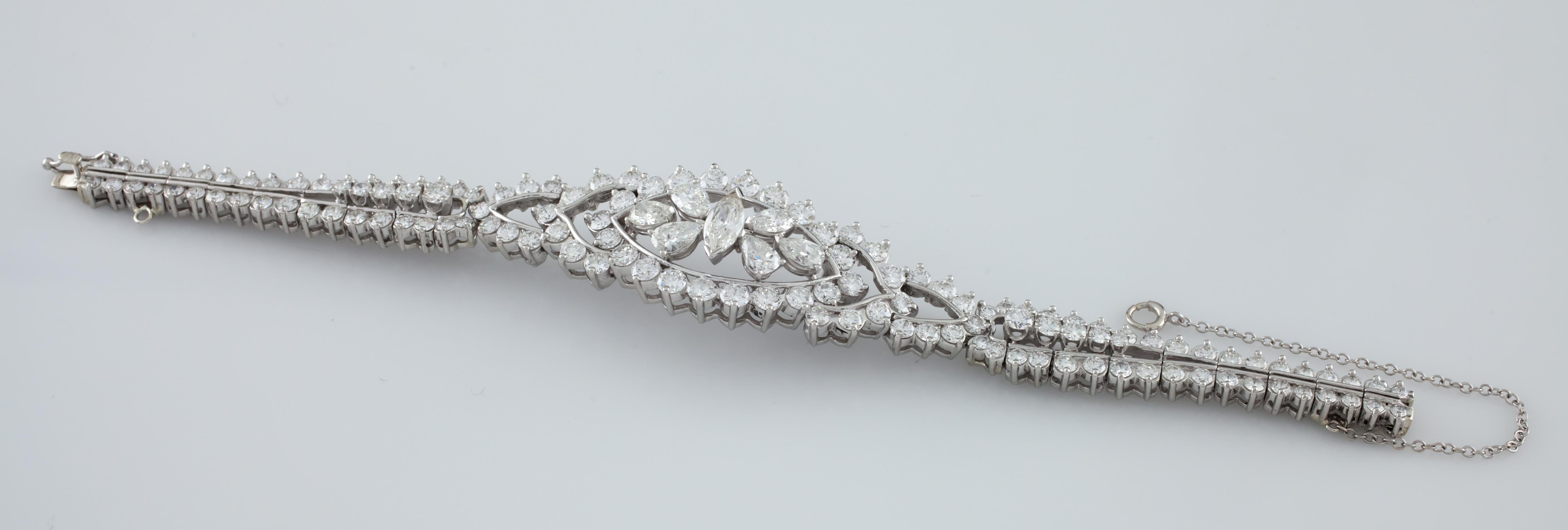 20.00 Carat Diamond Ornate Platinum Bangle Bracelet In Excellent Condition In Sherman Oaks, CA
