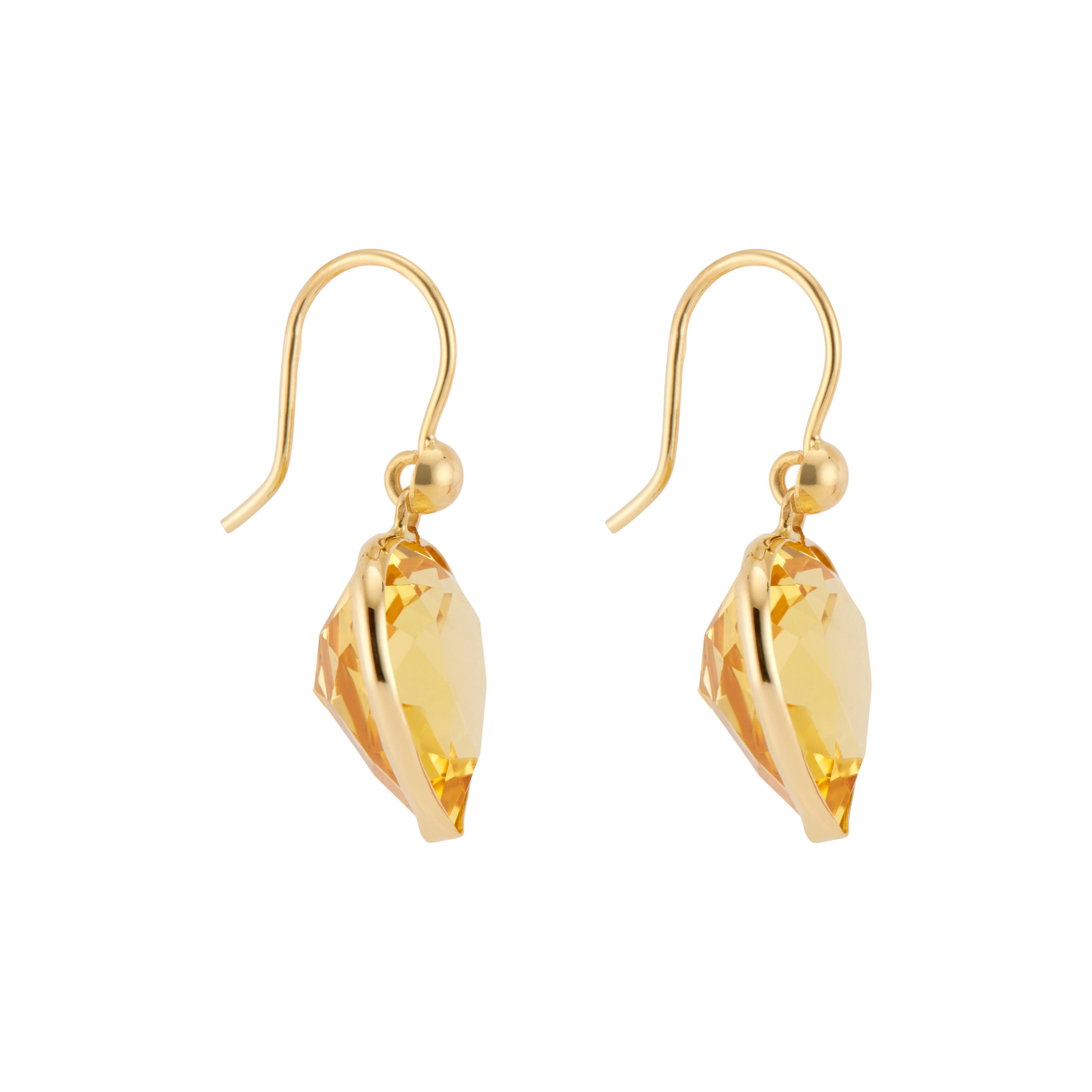 20.00 Carat Heart Shaped Citrine Yellow Gold Dangle Earrings In Excellent Condition In Stamford, CT