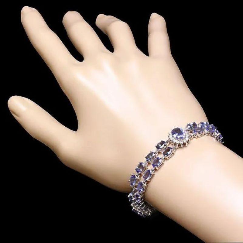 20.00 Carats Natural Tanzanite & Diamond 14K Solid White Gold Bracelet In New Condition For Sale In Los Angeles, CA