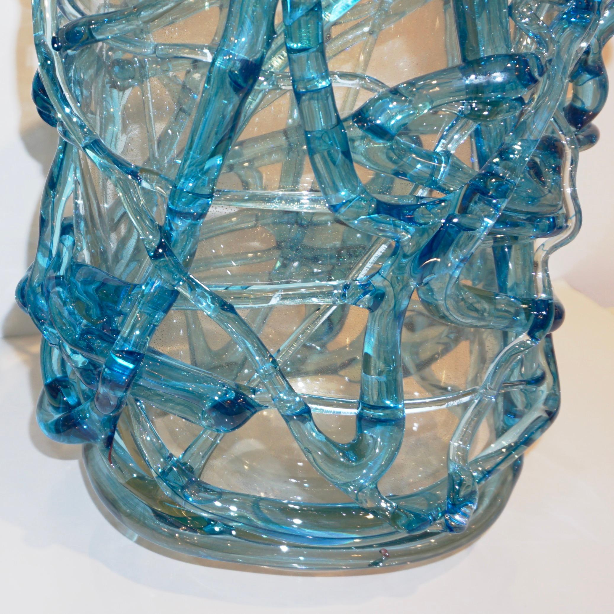Fatto a mano 2000 Cenedese Vaso d'arte in vetro di Murano moderno, blu acqua e oro 24 Kt in vendita