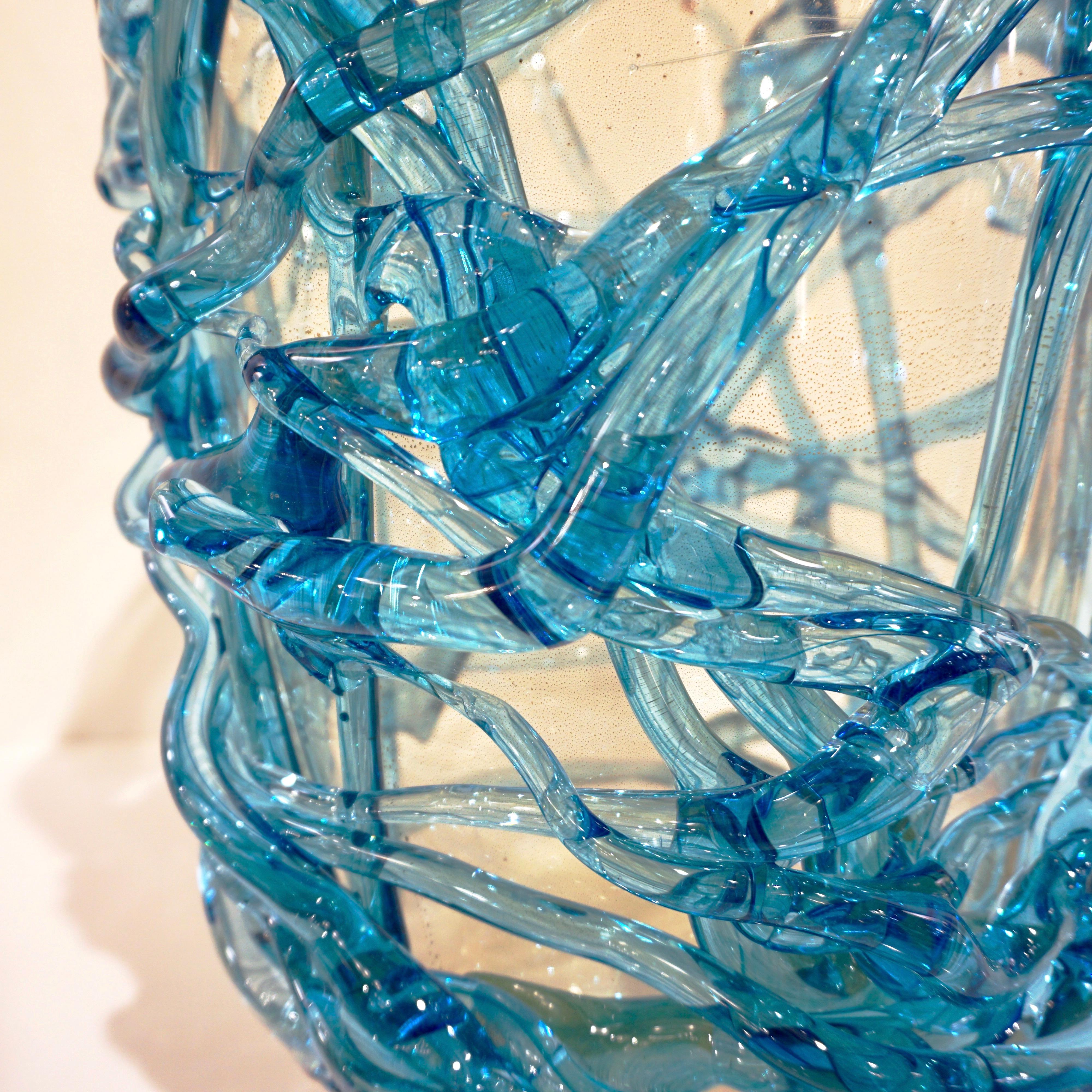 Paire de vases d'art modernes en verre de Murano bleu turquoise et or 24 carats de Cenedese, 2000 en vente 2