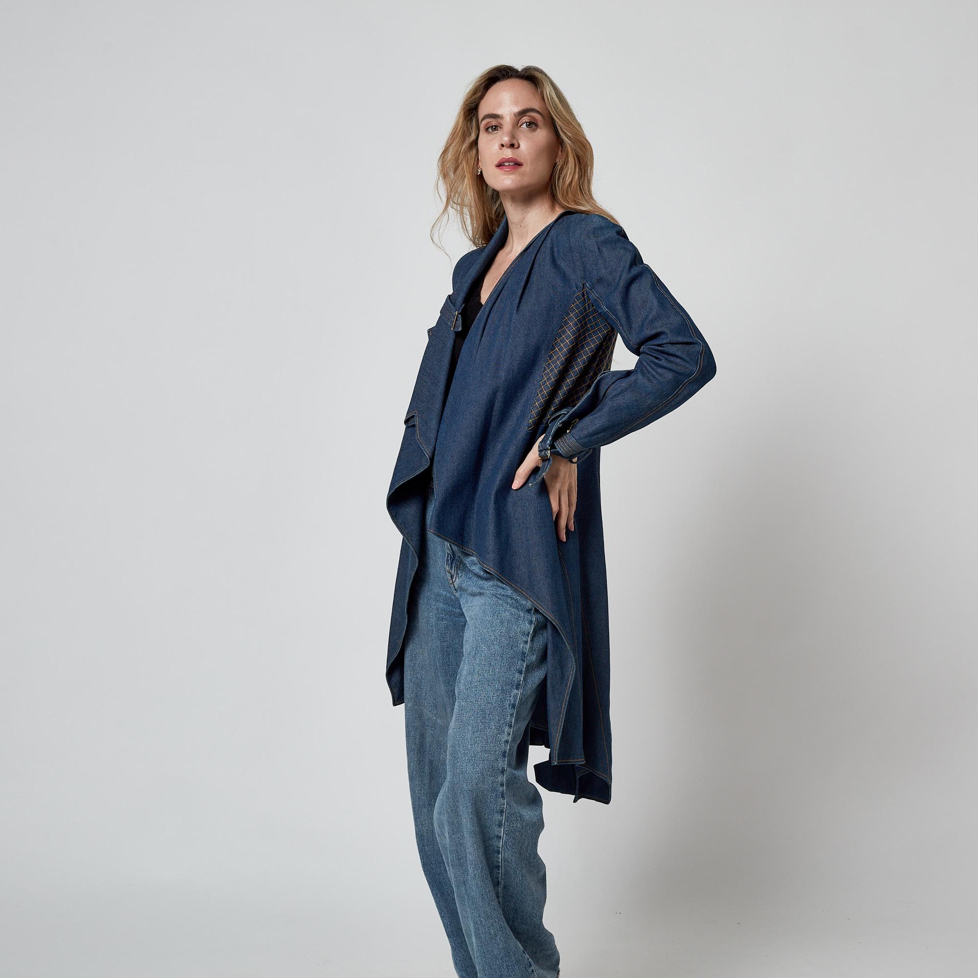 2000 Christian Dior Manteau en denim avec cascade en vente 6