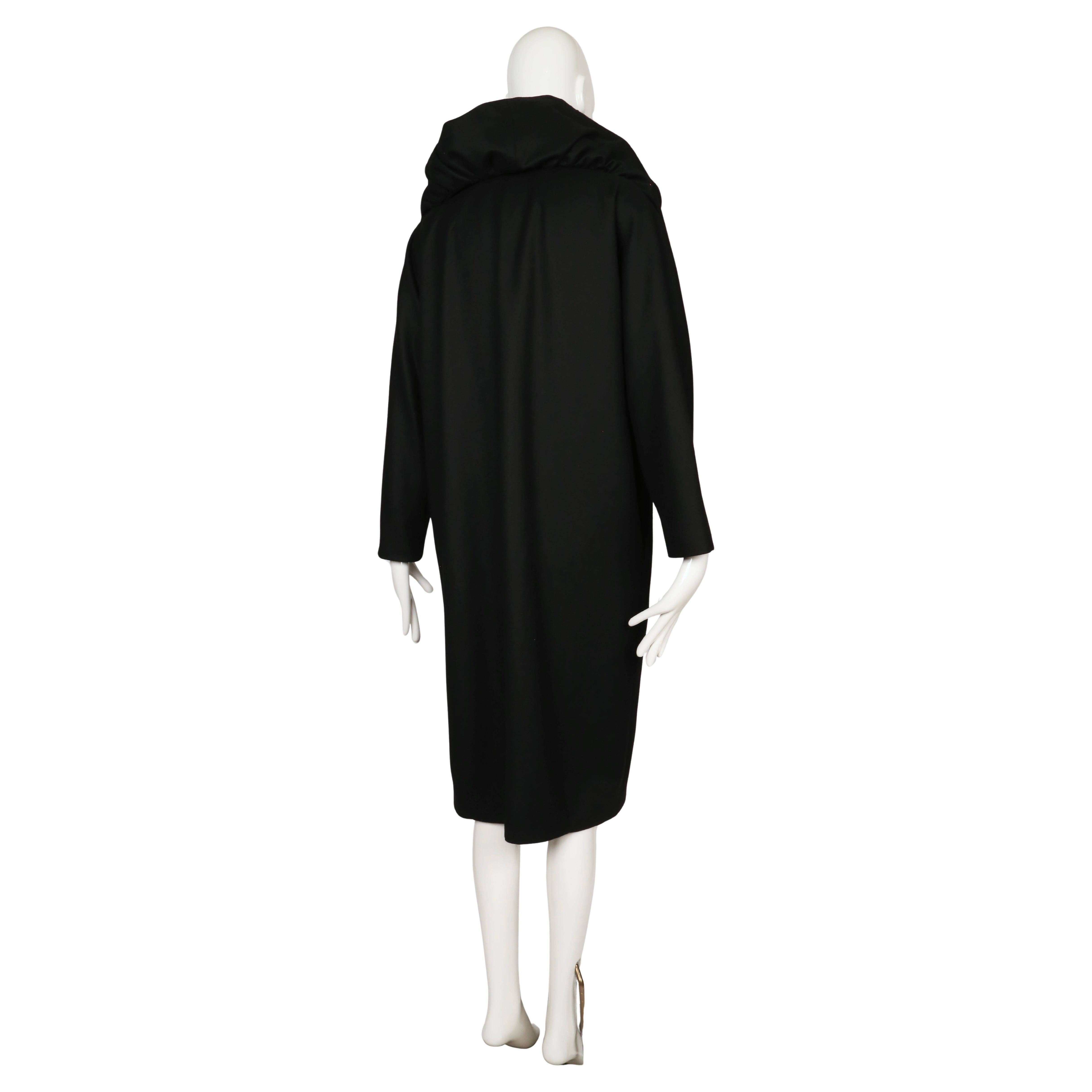 2000 DRIES VAN NOTEN cappotto RUNWAY in lana nera con un drammatico collo a scialle in vendita 4