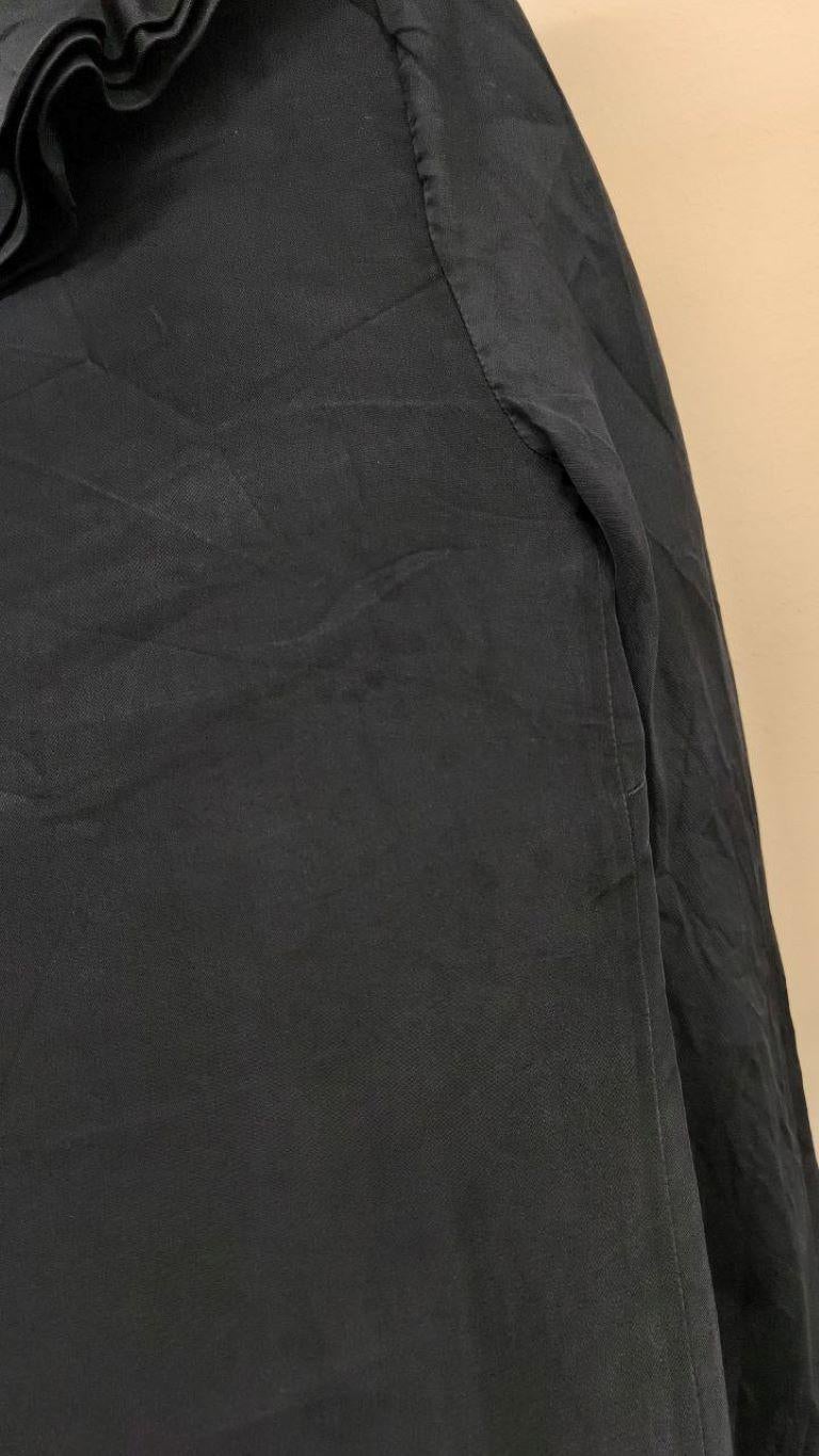 2000 F/W Gucci Tom Ford Fall 2000 Silk Ruffle Collar Black Mini Runway Dress For Sale 13