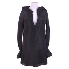 2000 F/W Gucci Tom Ford Otoño 2000 Mini Vestido de Pasarela Negro con Cuello de Volantes de Seda