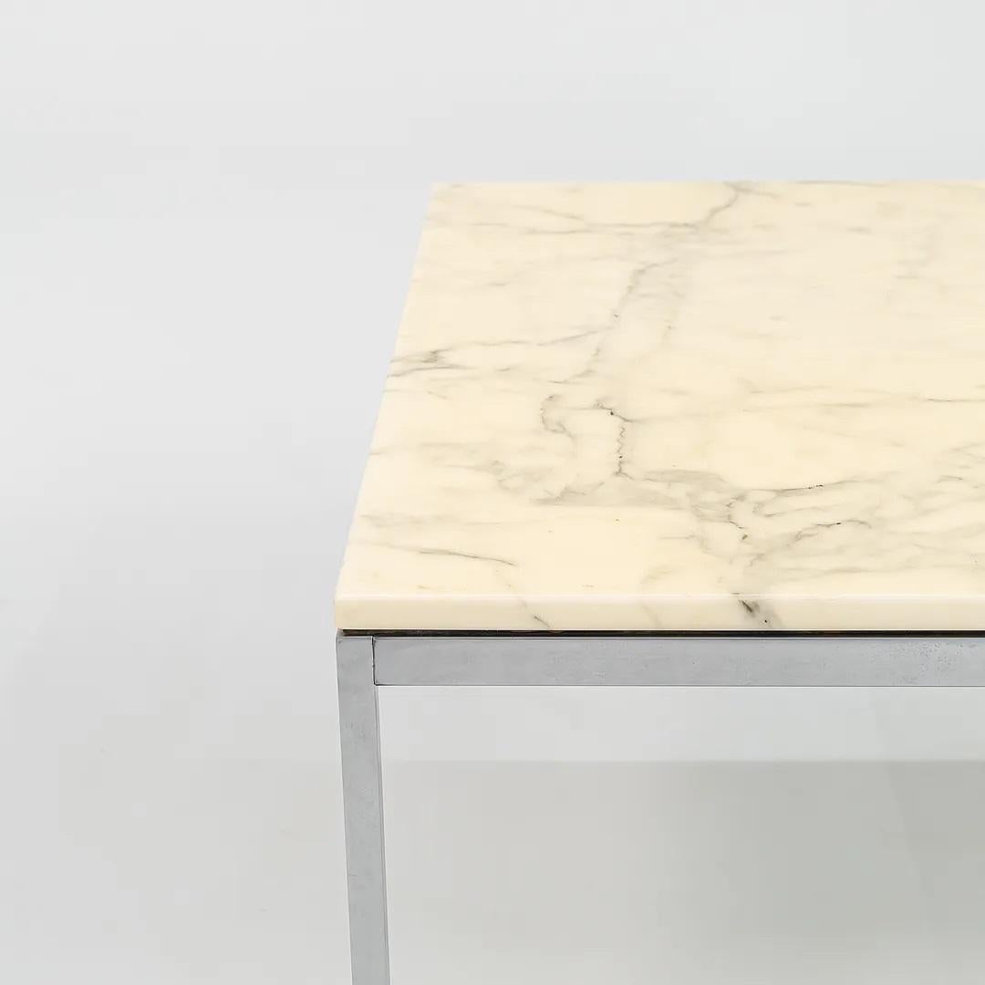 Table basse Florence Knoll 2000 avec base en acier chromé et plateau en marbre 36 pouces Bon état - En vente à Philadelphia, PA