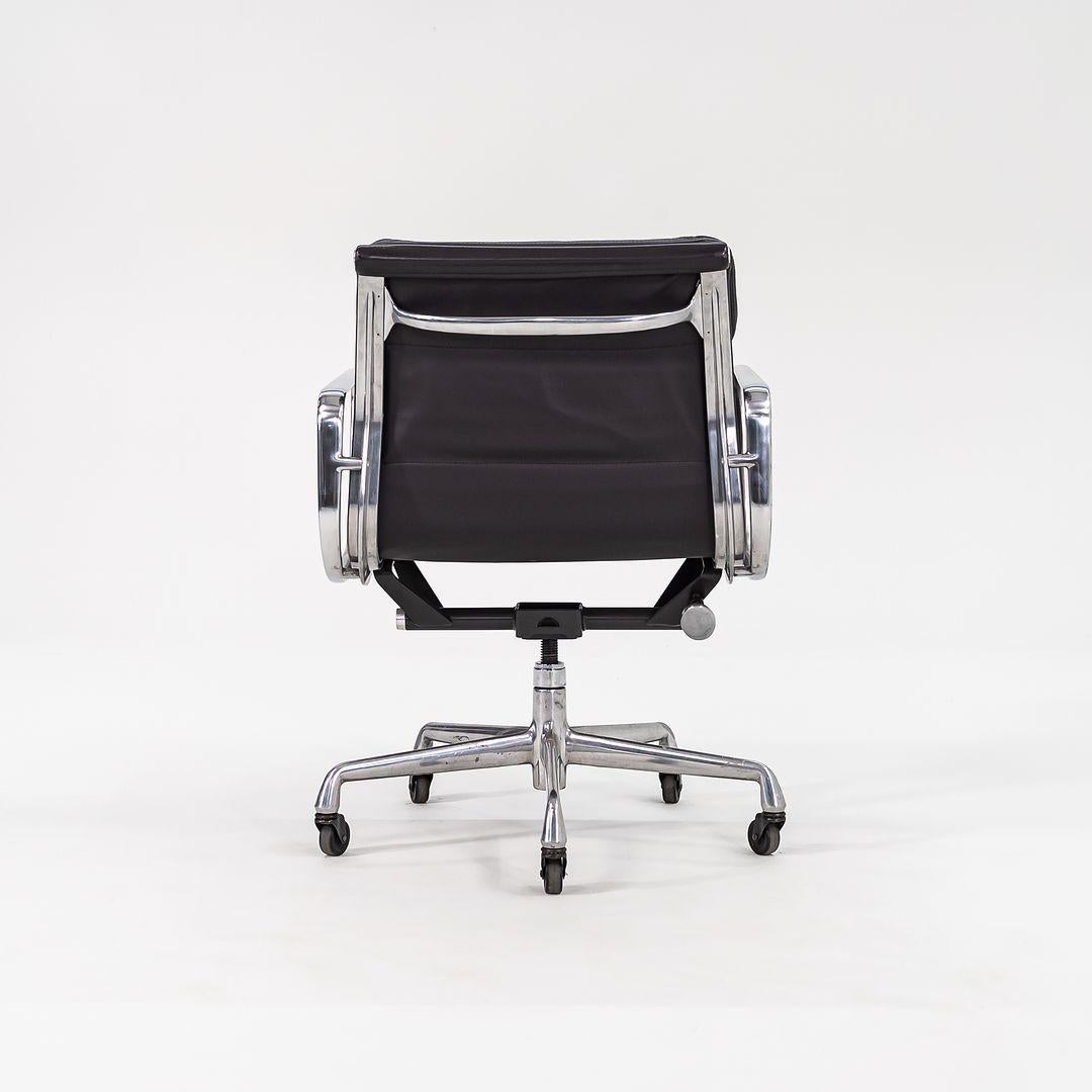 2000 Herman Miller Eames Soft Pad Management-Schreibtischstuhl aus dunkelgrauem Leder 4