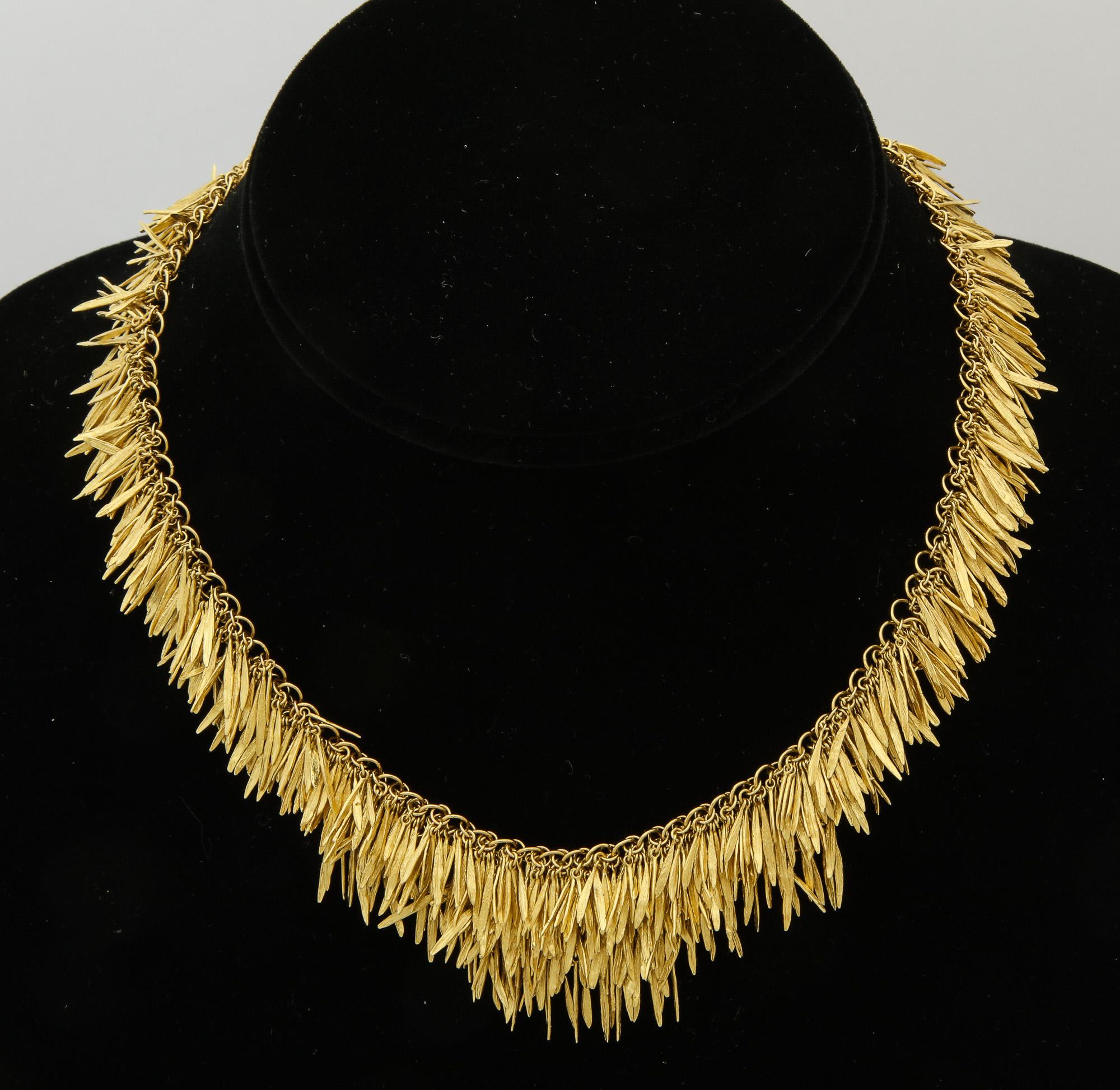 2000 H.Stern Feathers Collection Handcrafted Flexible Earring and Necklace Suite In Good Condition In New York, NY