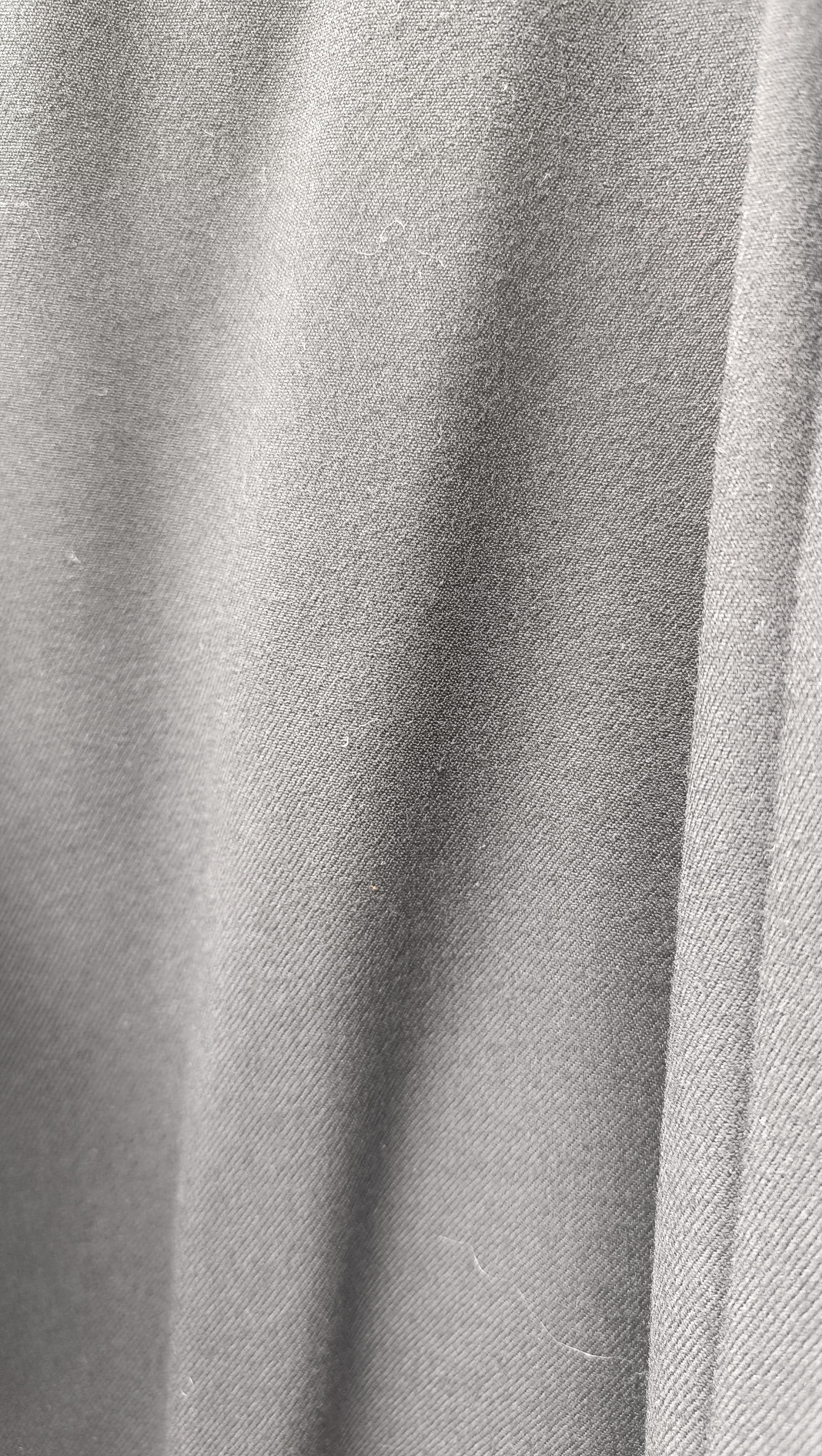 2000 Gli iconici pantaloni palazzo neri a pieghe di Alexander McQueen in vendita 6