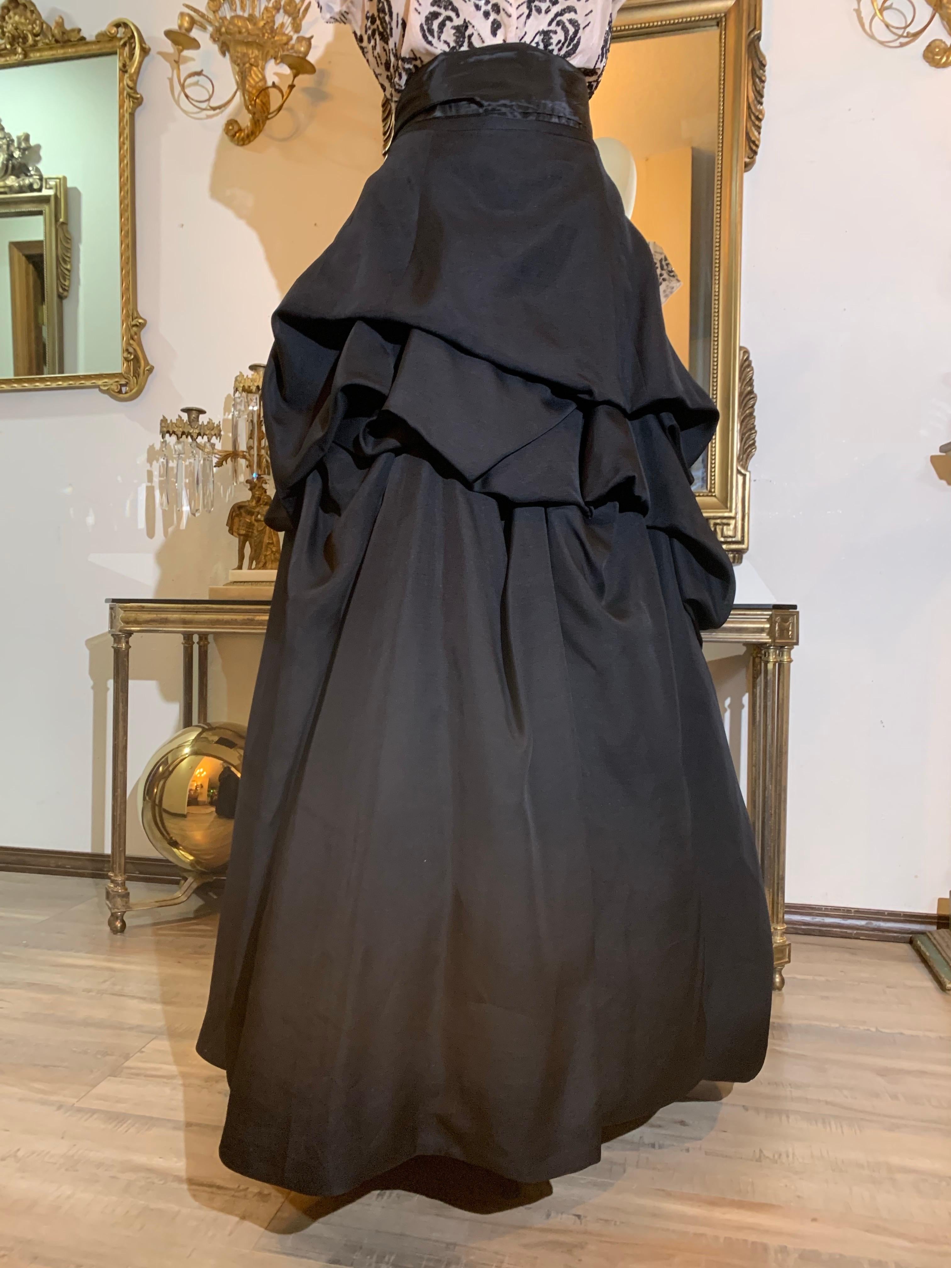 2000 Monique Lhuillier Conjunto de falda de baile con corpiño de seda negra, top de cuentas y fajín Negro en venta