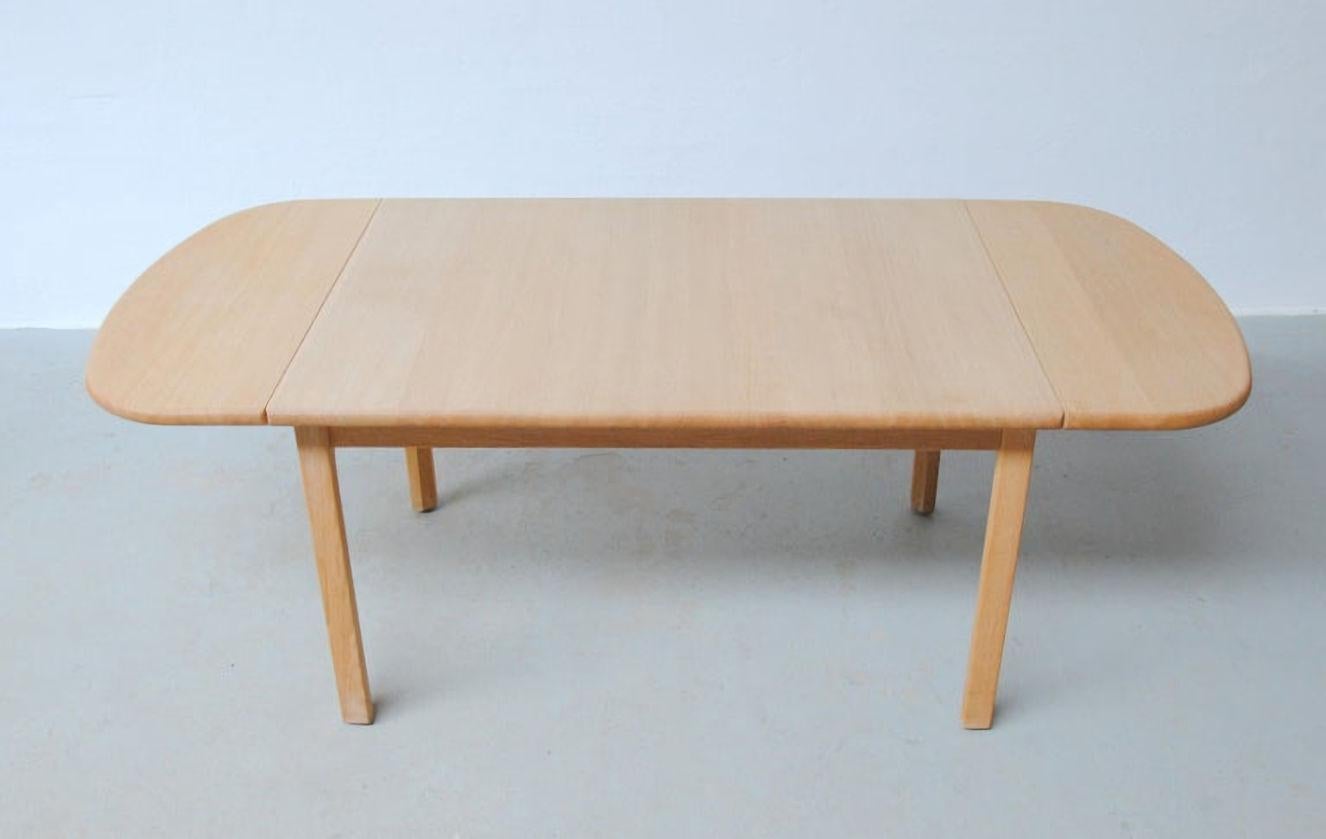 Fin du 20e siècle Table basse Jubilee en chêne massif Hans J. Wegner des années 2000 par GETAMA en vente