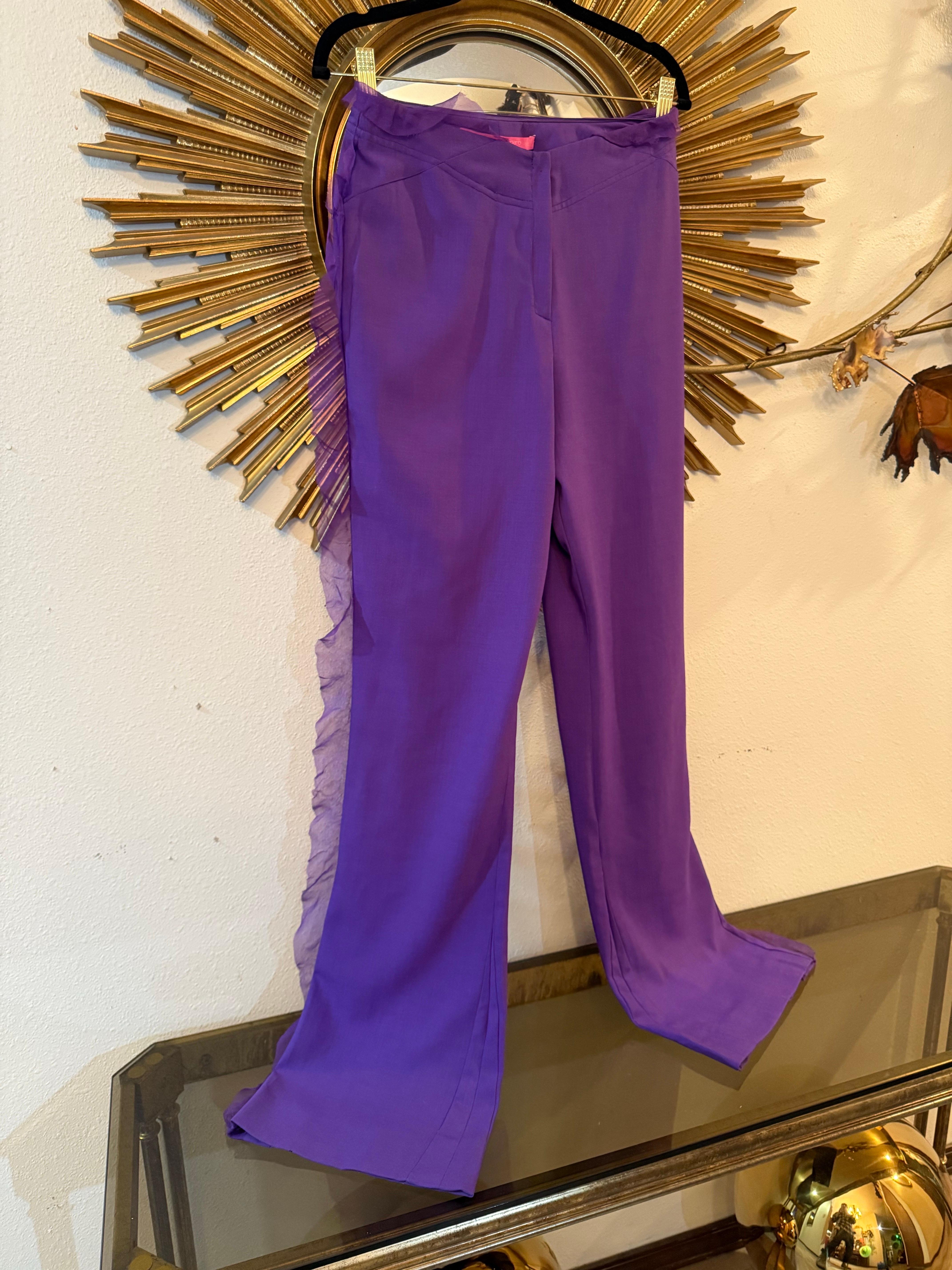 2000 Ungaro Vivid Purple Spring Weight Wool Gabardine Slacks w Chiffon Ruffles en vente 5
