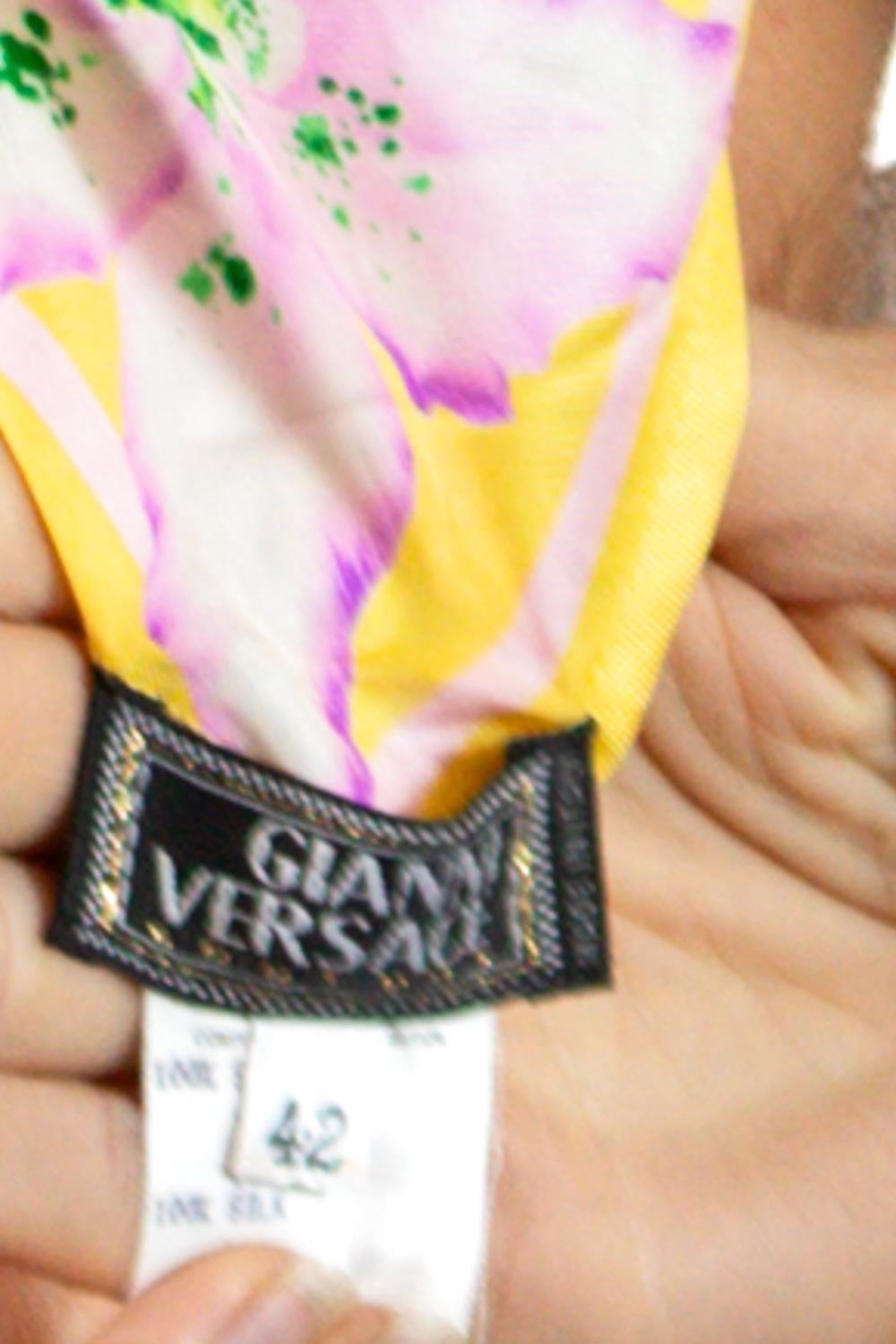 2000 Versace Gianni Purple & Green Yellow Silk Chain Medusa Scarf For Sale 3