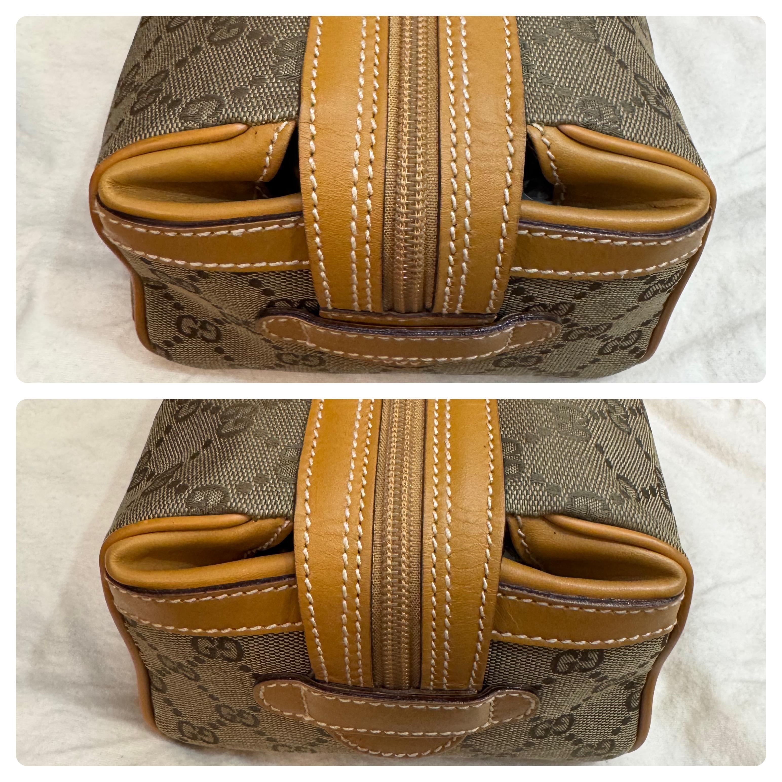 2000s Vintage GUCCI Monogram GG Jacquard Vanity Pouch Bag Khaki Excellent état - En vente à Bangkok, TH