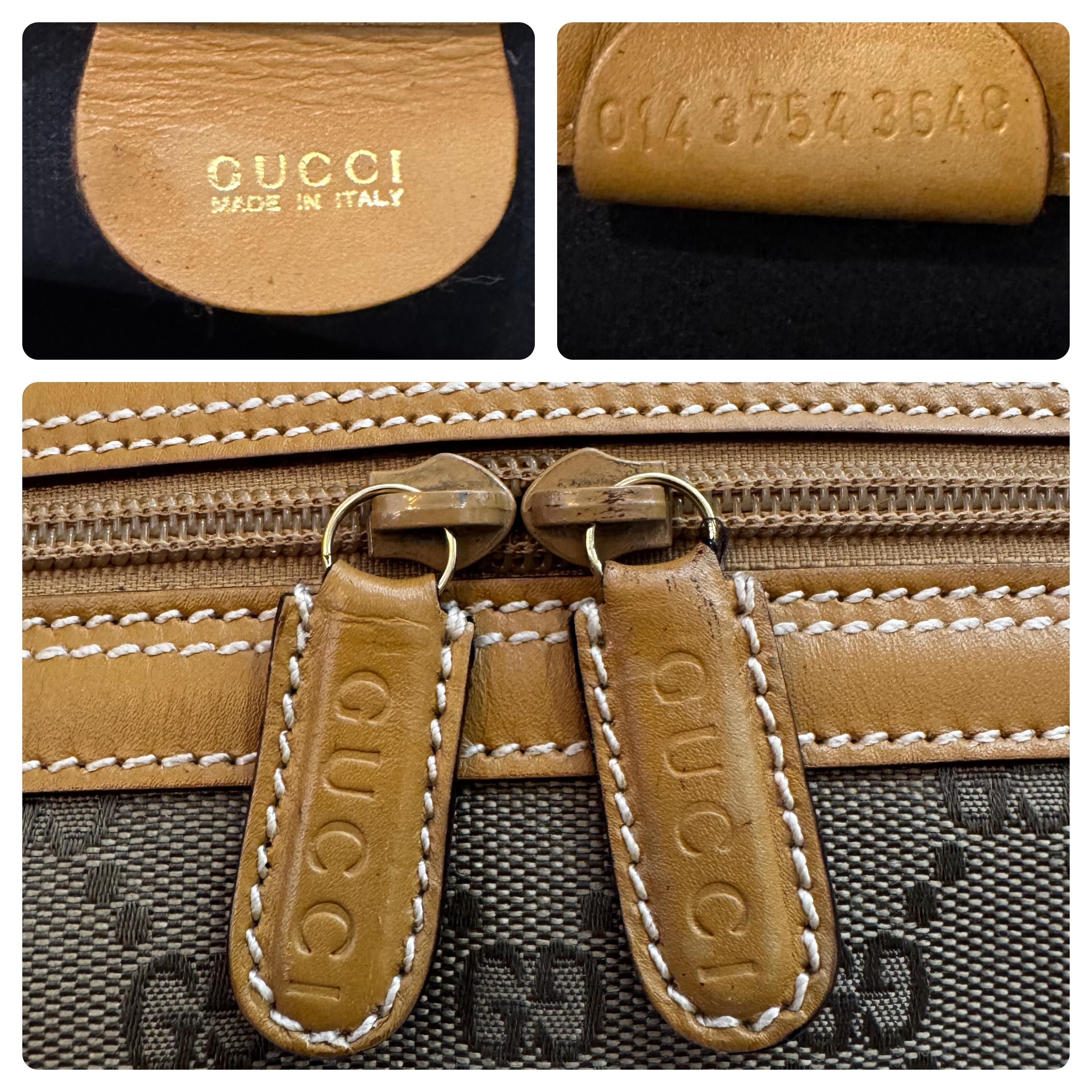 2000s Vintage GUCCI Monogram GG Jacquard Vanity Pouch Bag Khaki Unisexe en vente