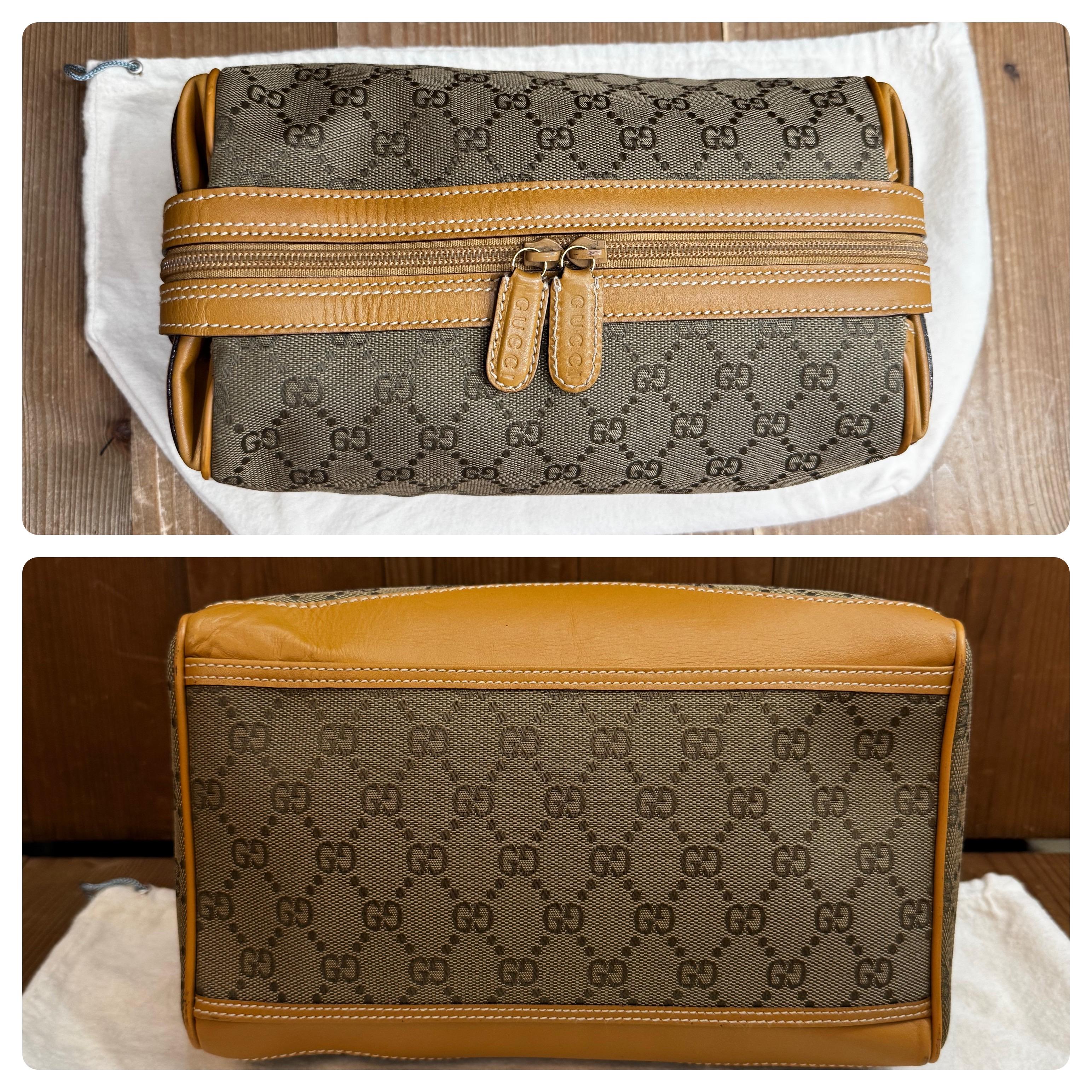2000s Vintage GUCCI Monogram GG Jacquard Vanity Pouch Bag Khaki en vente 1