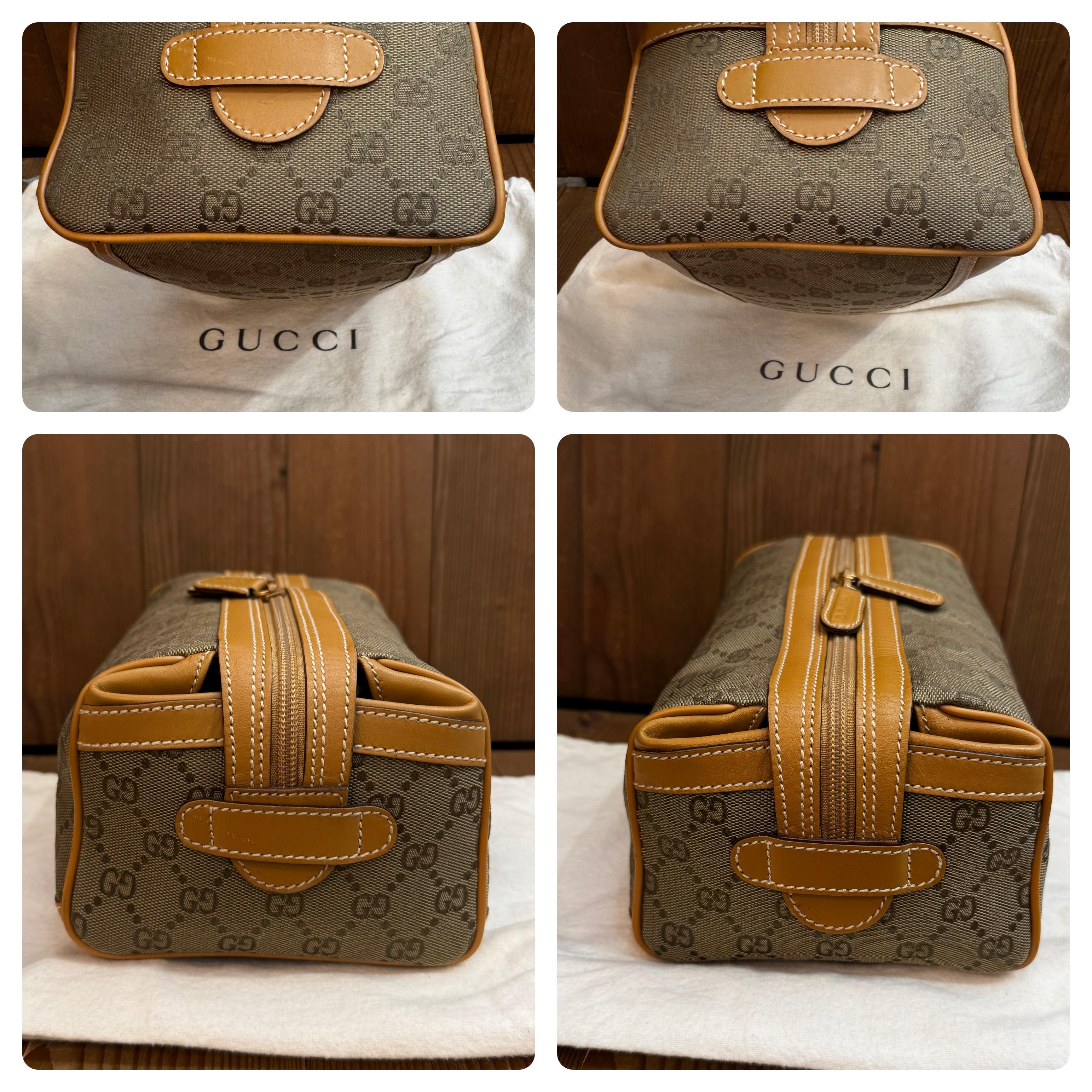 2000s Vintage GUCCI Monogram GG Jacquard Vanity Pouch Bag Khaki en vente 2