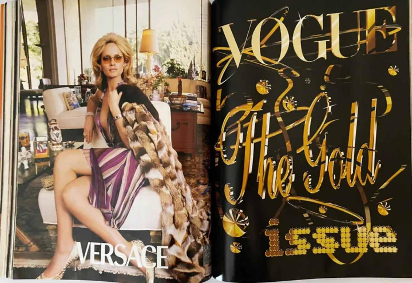 2000 Vogue - The Golden Issue - couverture de Nick Knight en vente 1
