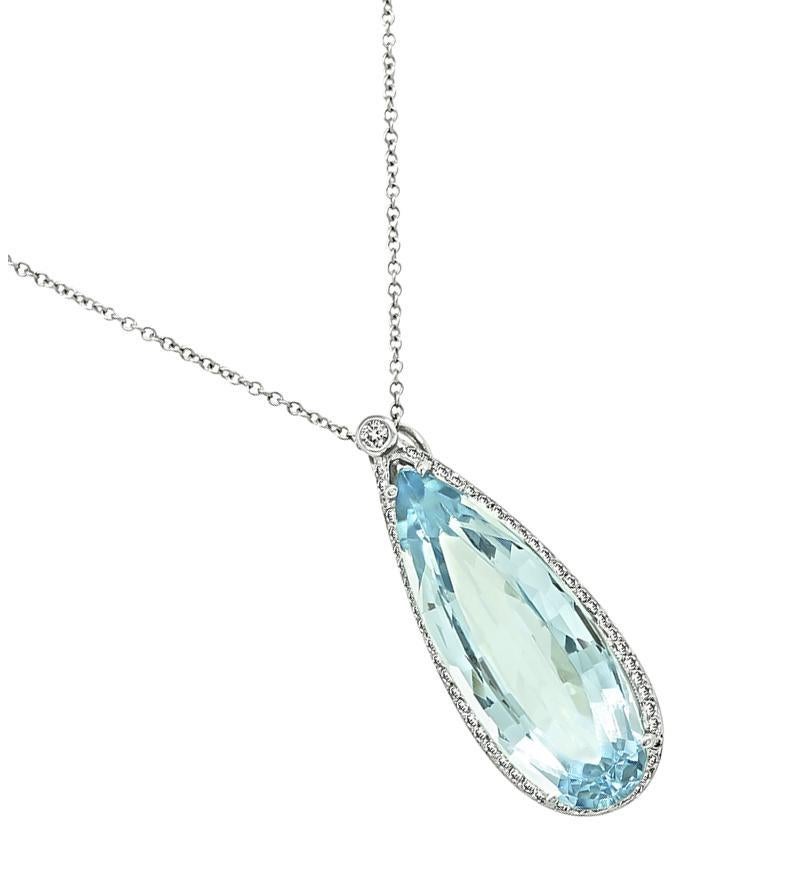 Taglio a goccia Collana con ciondolo con acquamarina 20.00ct e diamante 1.00ct in vendita