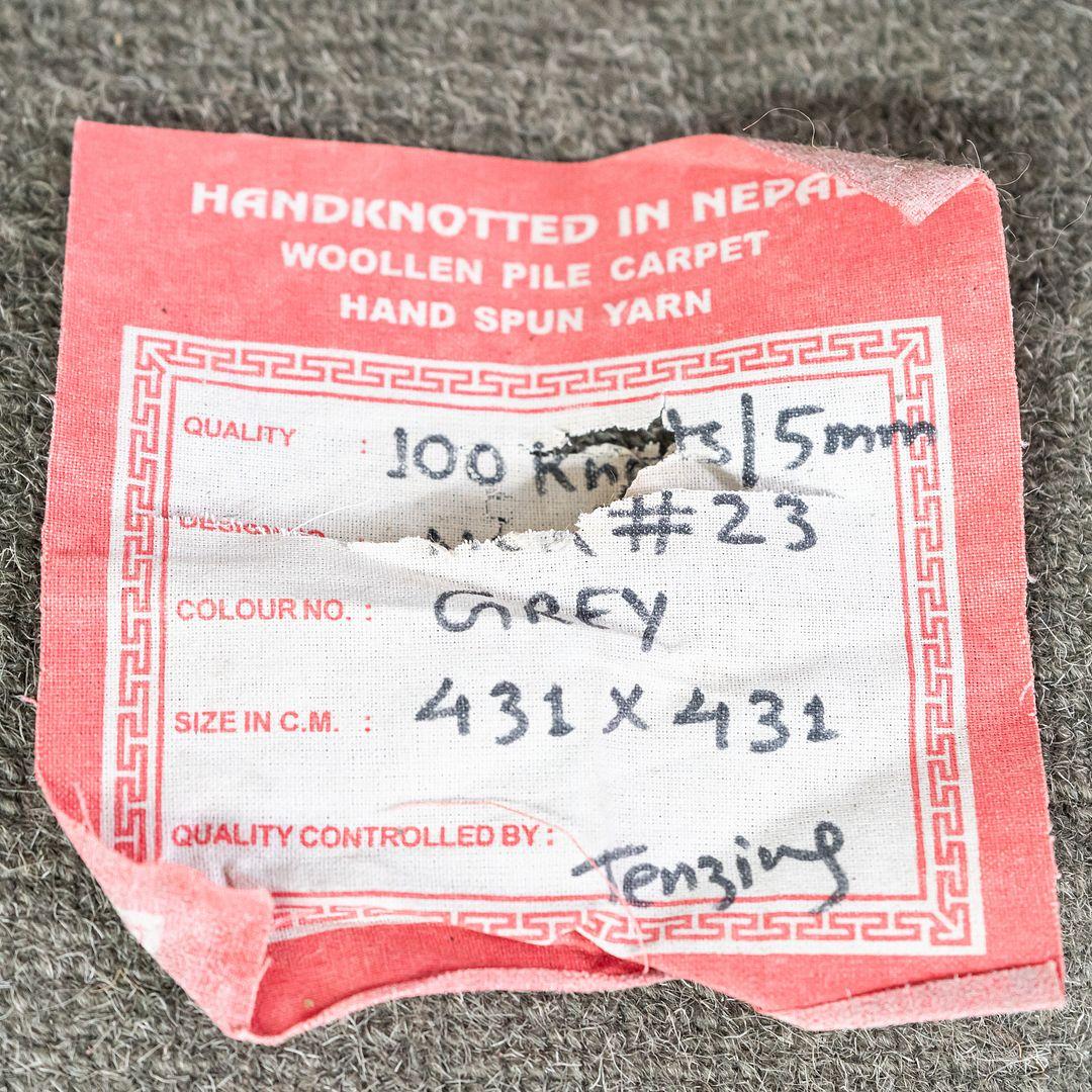 2000s 14' x 14' Handgeknüpfter großer Teppich aus Nepal im Angebot 5