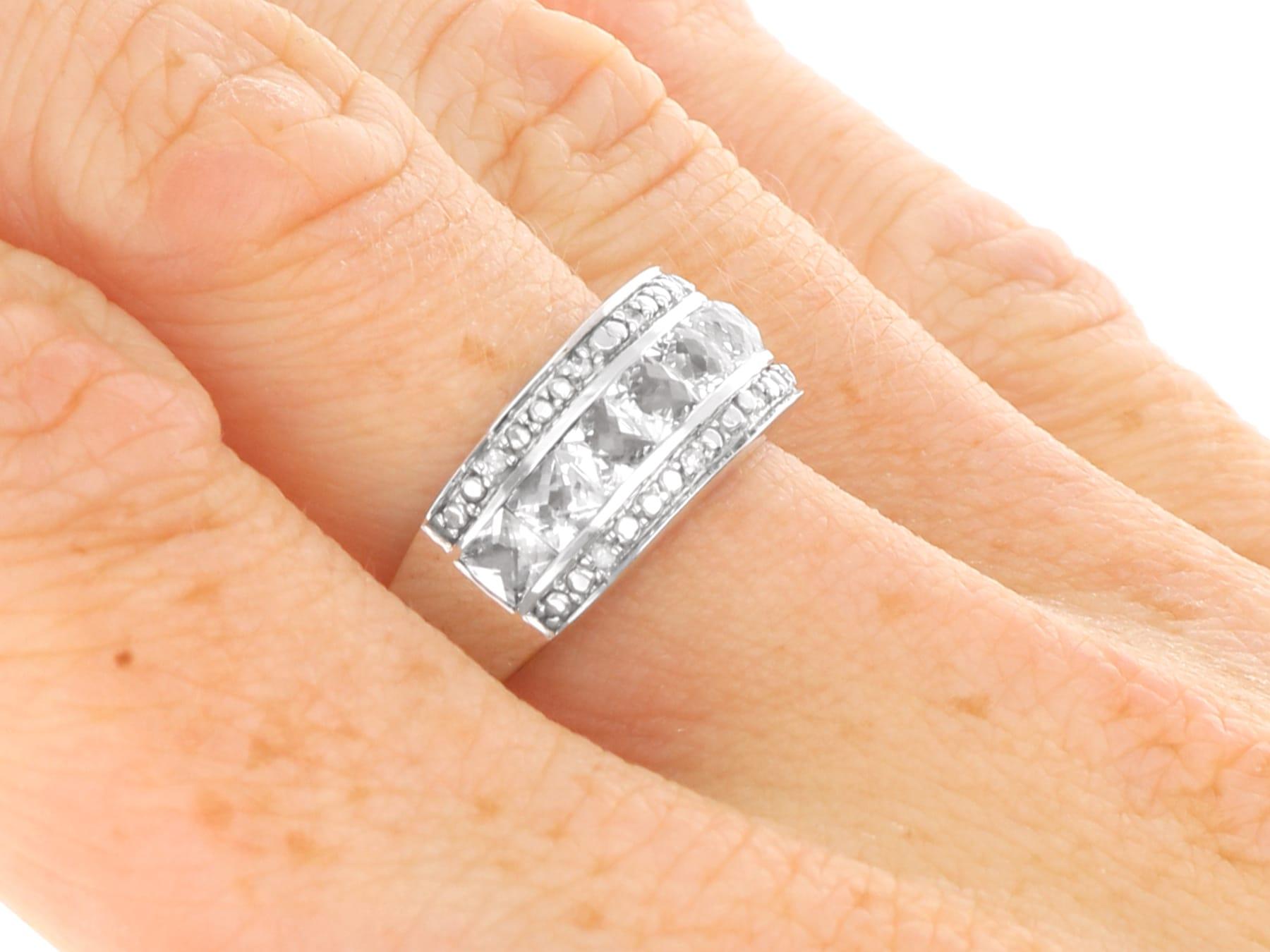 2000er Jahre 1,62 Karat Weißer Topas und Diamant Weißgoldring im Angebot 3