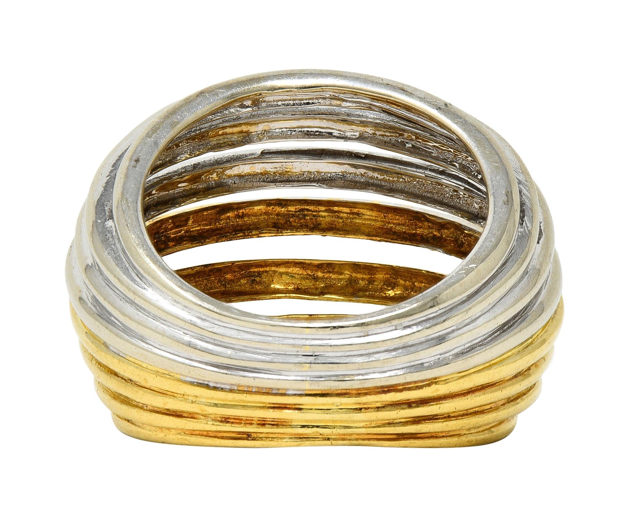 Donna Anello a cupola a filo vintage in oro giallo e bianco a due tonalità, anni 2000, 18 carati in vendita