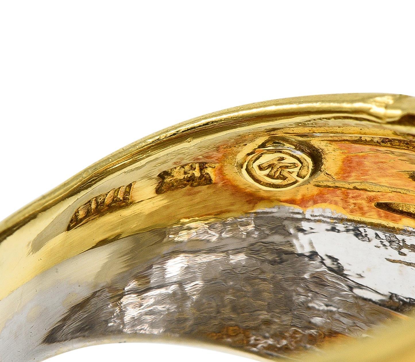 Anello a cupola a filo vintage in oro giallo e bianco a due tonalità, anni 2000, 18 carati in vendita 2