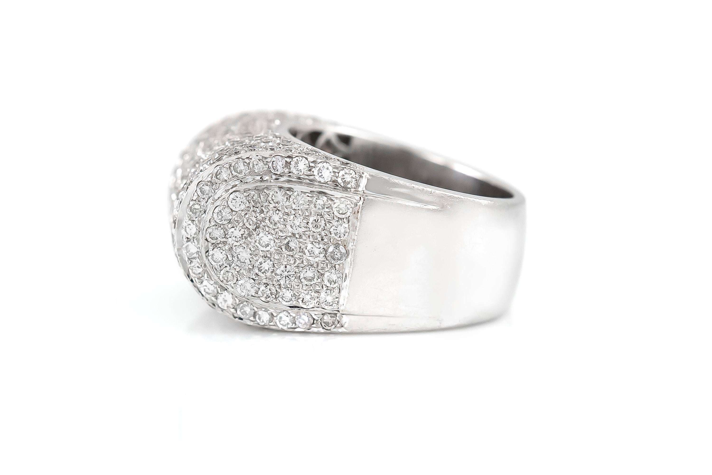 Round Cut 2000s 18 Karat with Diamonds High Ring For Sale