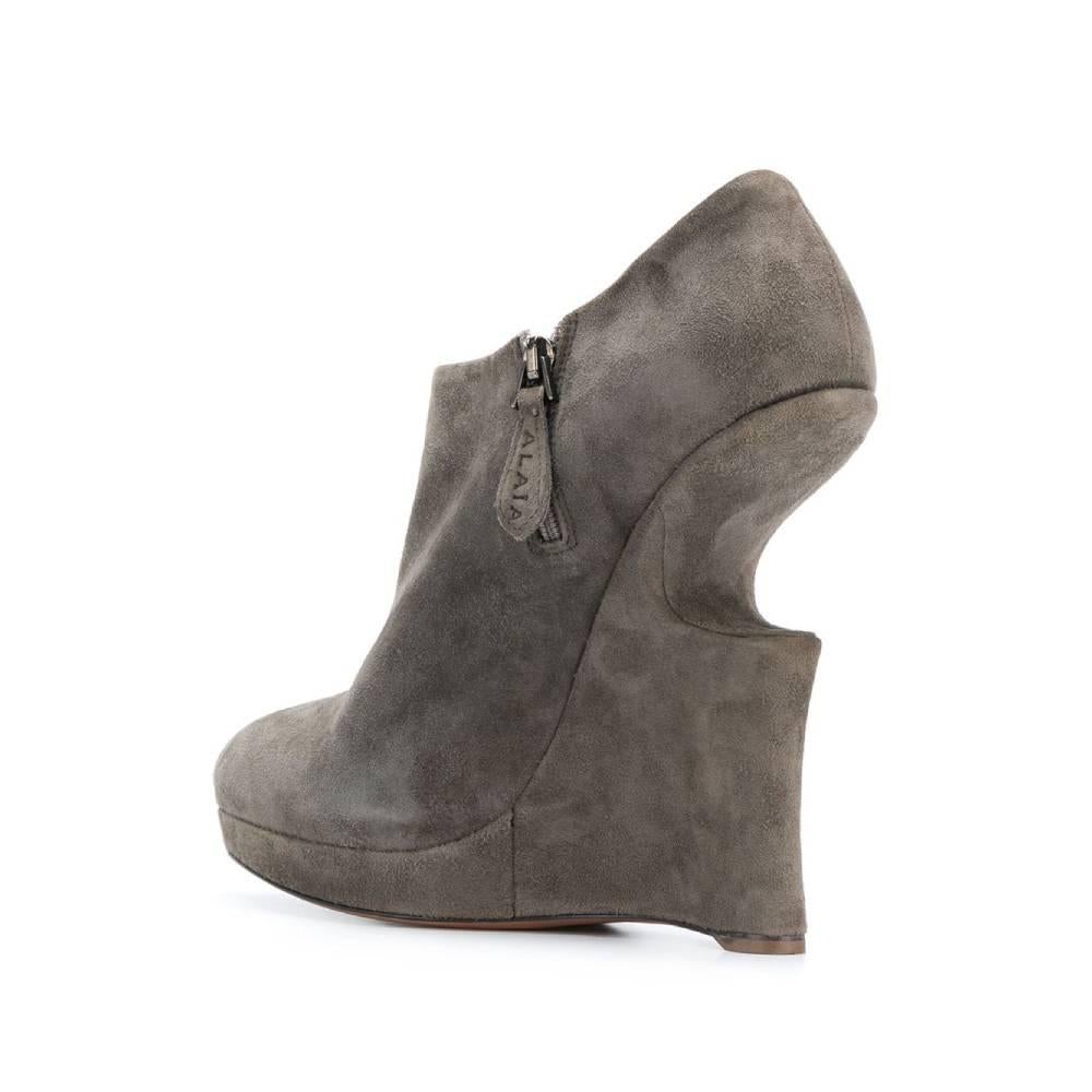 Gray 2000s Alaïa Grey Suede Ankle Boots
