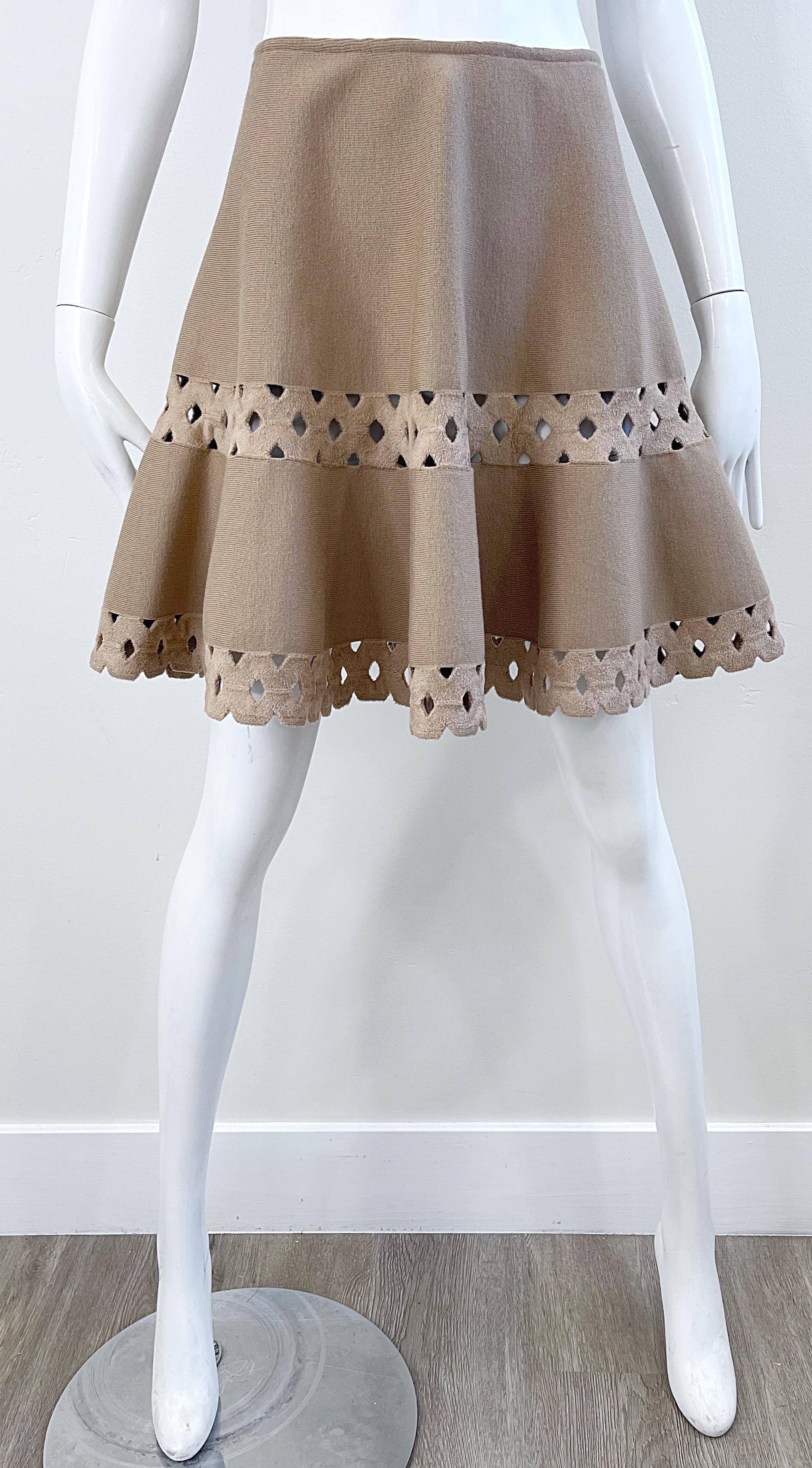 2000s Alaia Size 36 / 4 Khaki Beige Taupe Cut Out Vintage Y2K Mini Skater Skirt In Excellent Condition For Sale In San Diego, CA