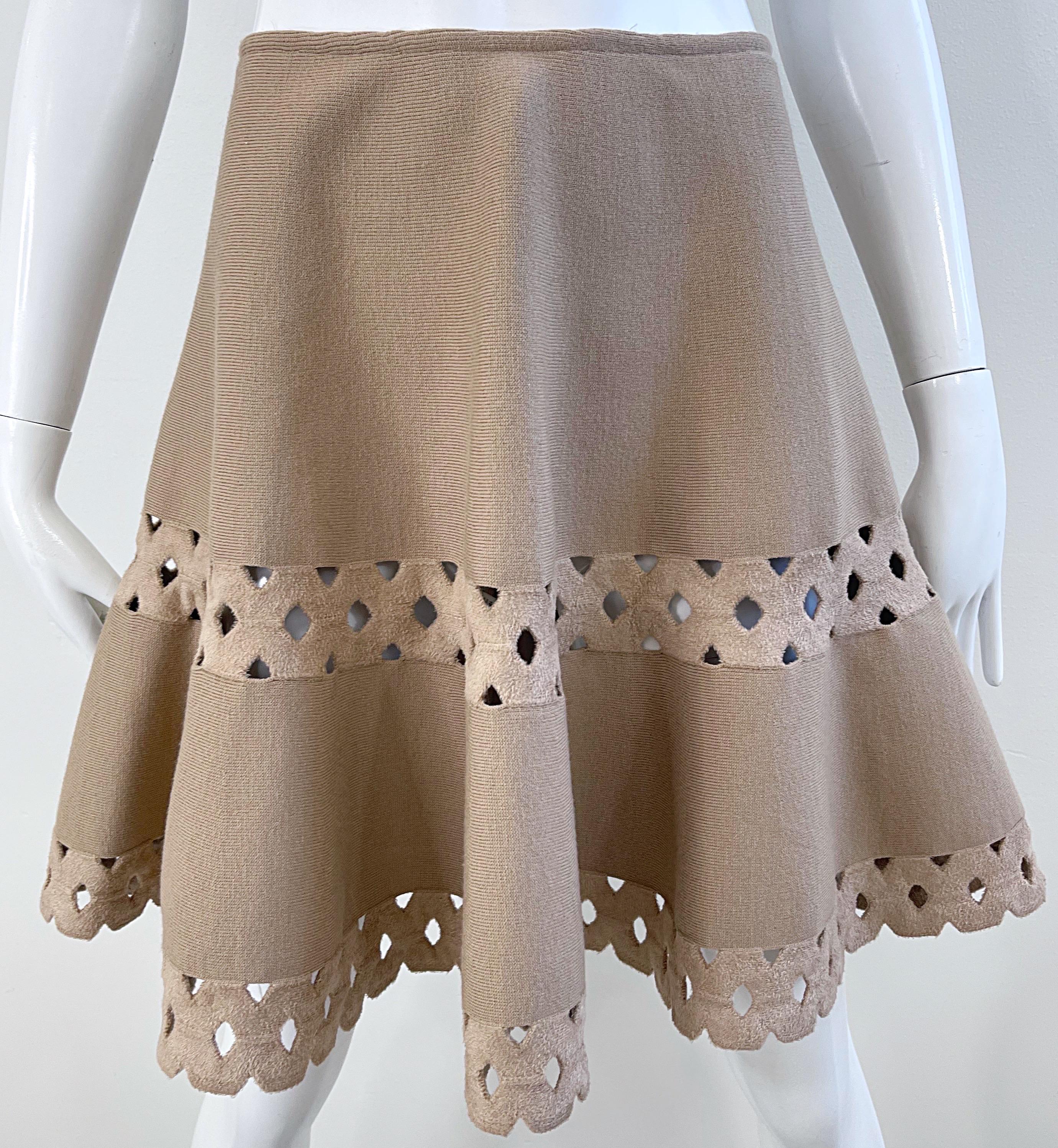 2000s Alaia Size 36 / 4 Khaki Beige Taupe Cut Out Vintage Y2K Mini Skater Skirt For Sale 3
