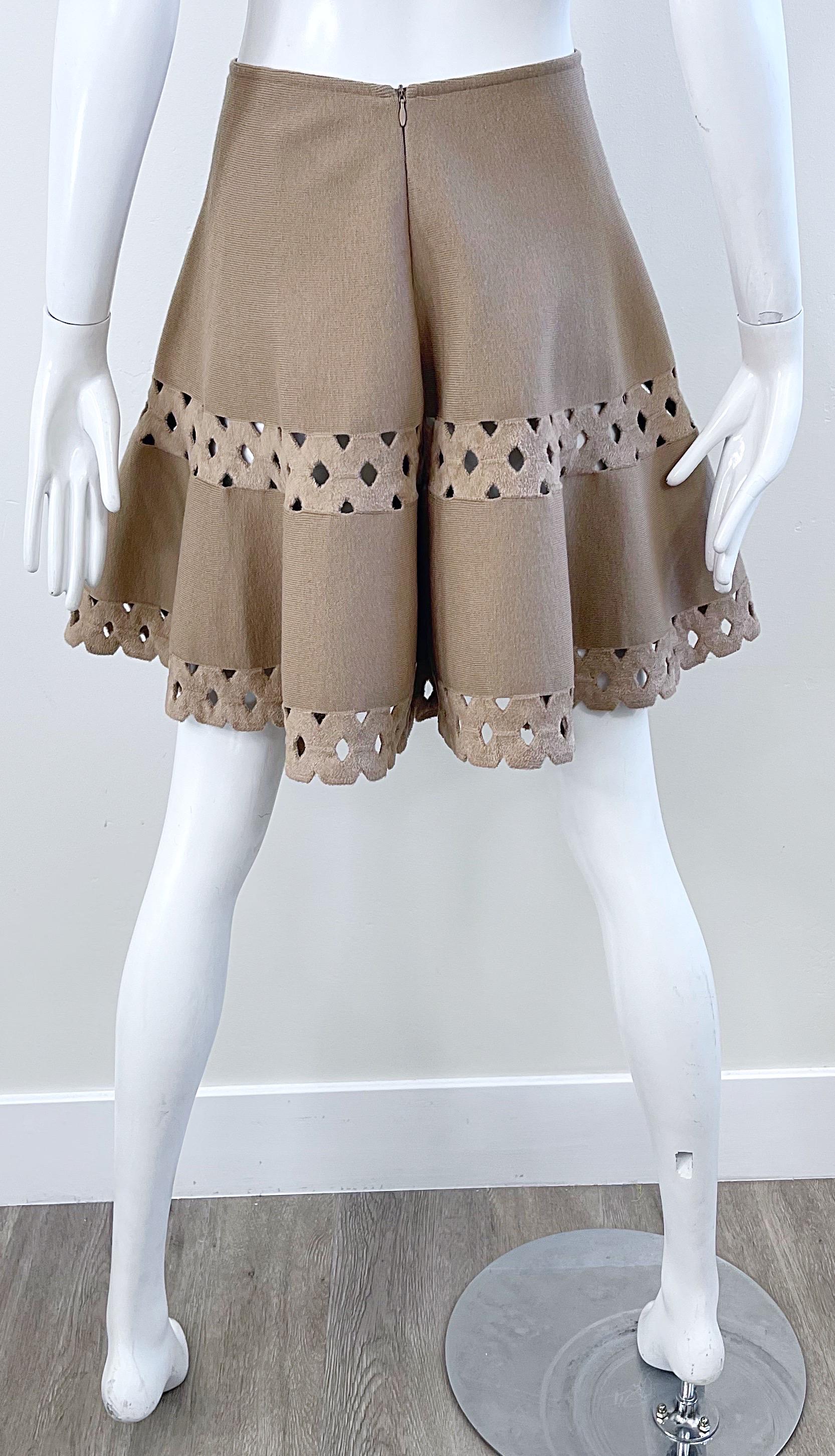 2000s Alaia Size 36 / 4 Khaki Beige Taupe Cut Out Vintage Y2K Mini Skater Skirt For Sale 4