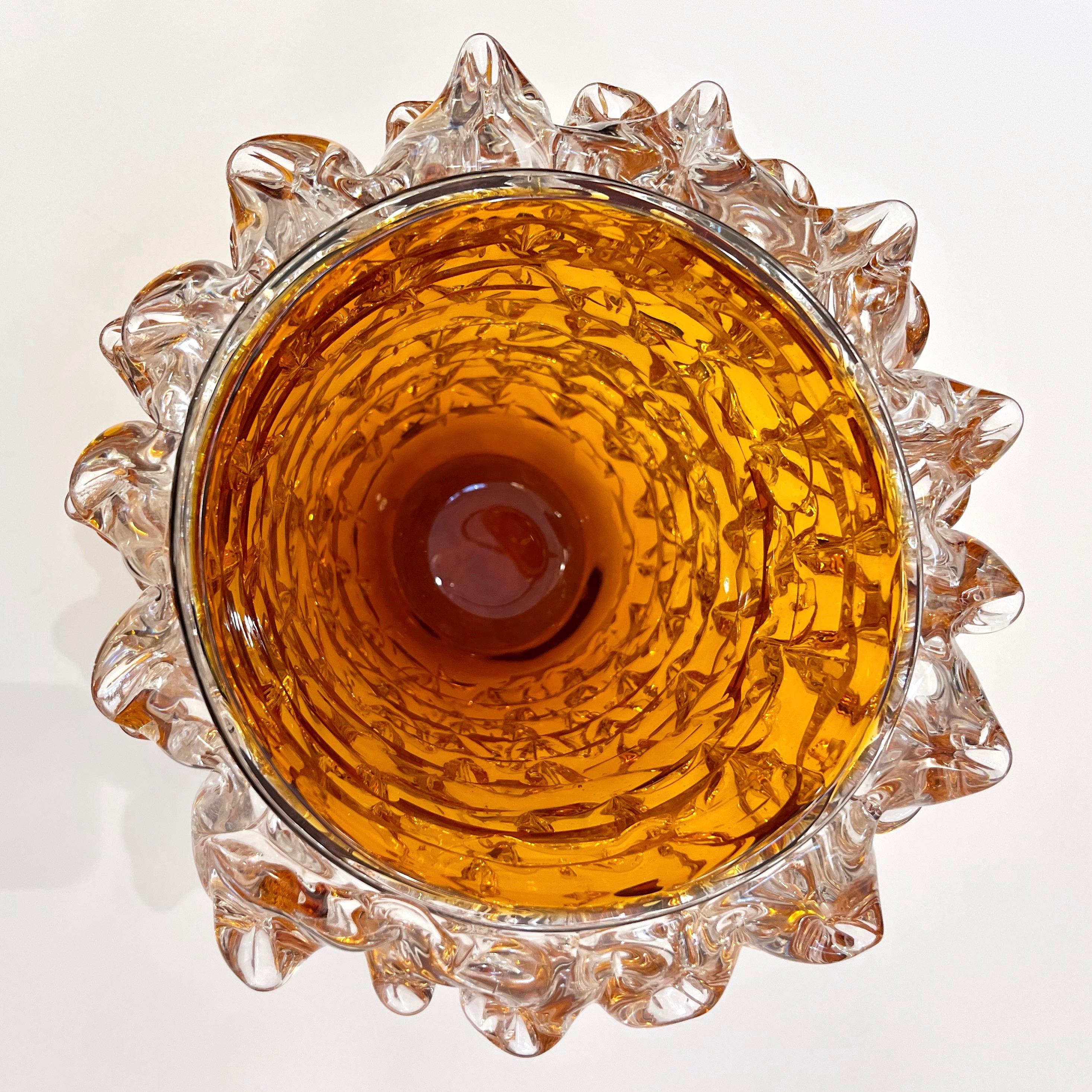 2000s Alberto Dona Italian Amber Gold Crystal Rostrato Murano Glass Modern Vase In Excellent Condition In New York, NY