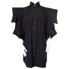 2000er Jahre ALEXANDER MCQUEEN Schwarzes Hemdkleid mit Kimonoärmeln aus Baumwolle