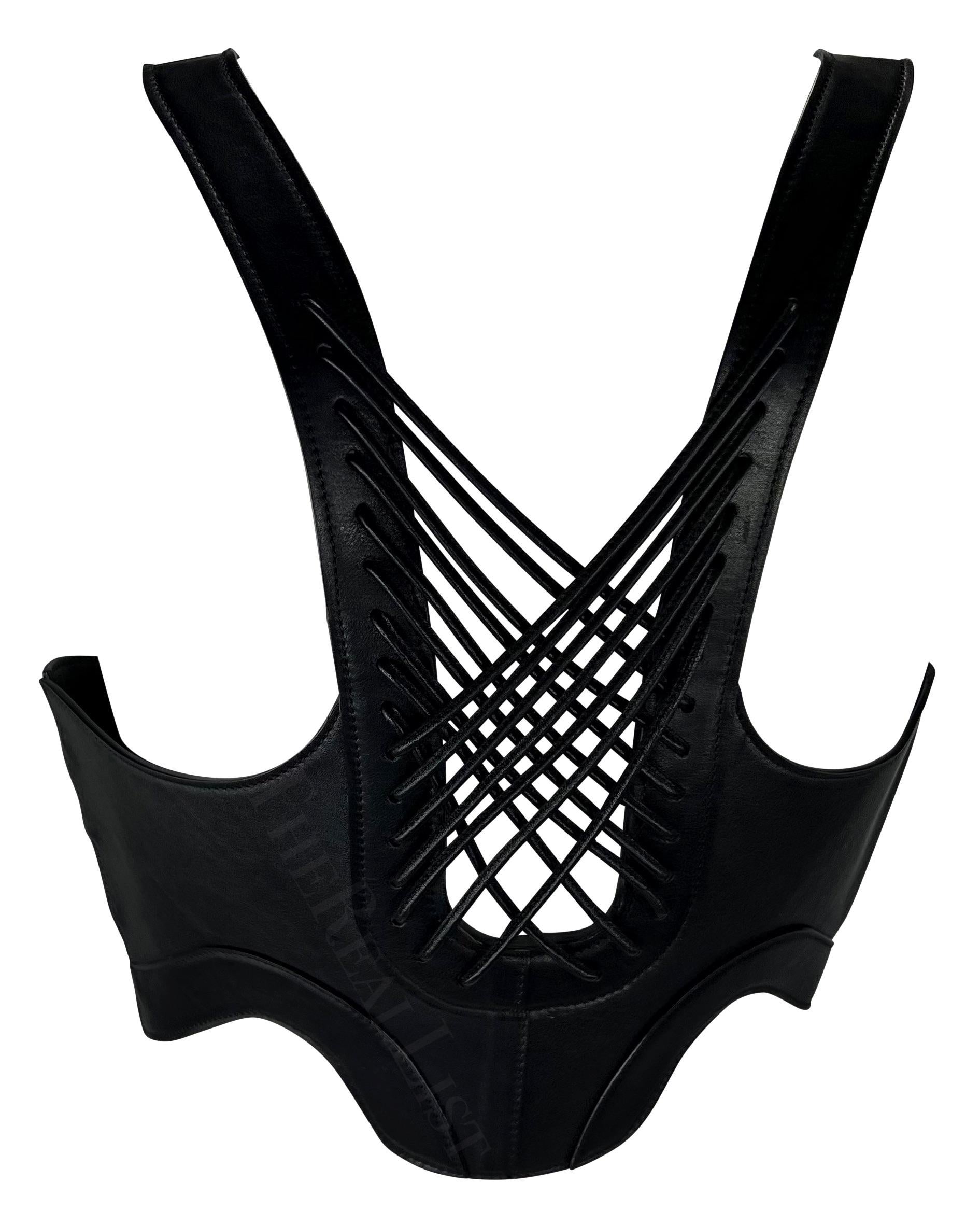 2000er Alexander McQueen Korsett-Oberteil aus schwarzem Leder mit gewebtem Leder im Angebot 1
