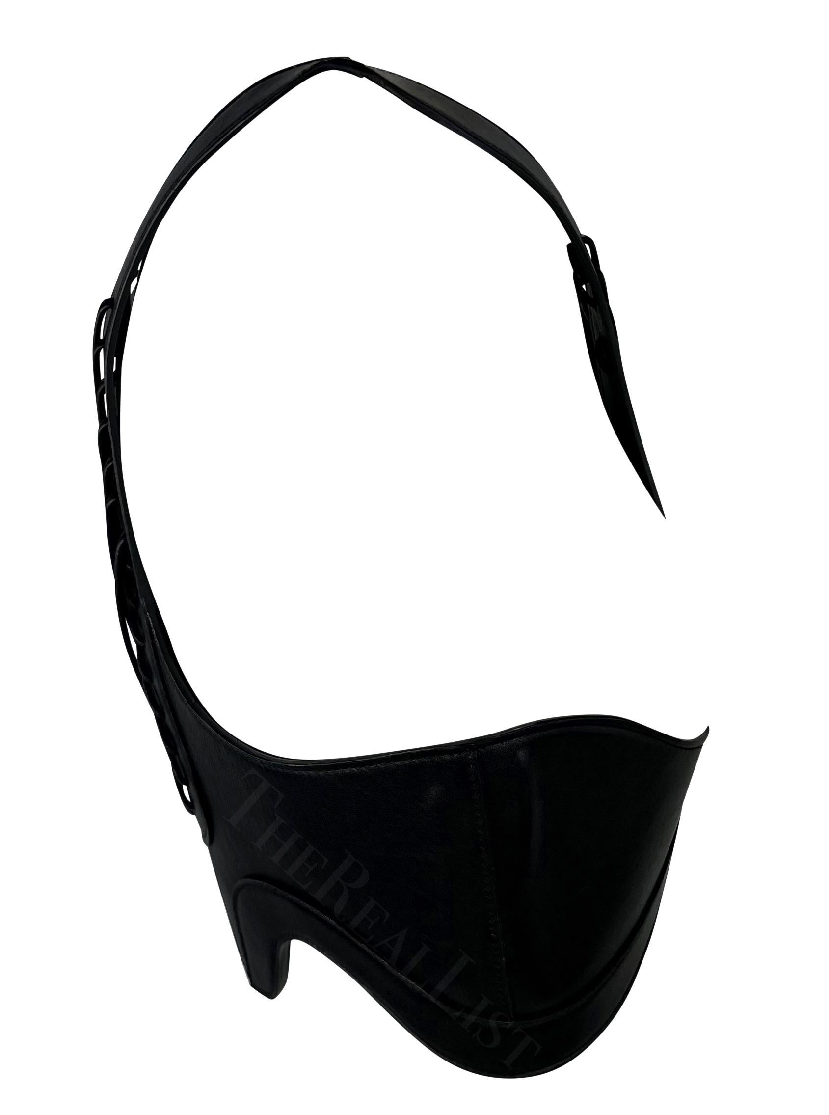 2000er Alexander McQueen Korsett-Oberteil aus schwarzem Leder mit gewebtem Leder im Angebot 3