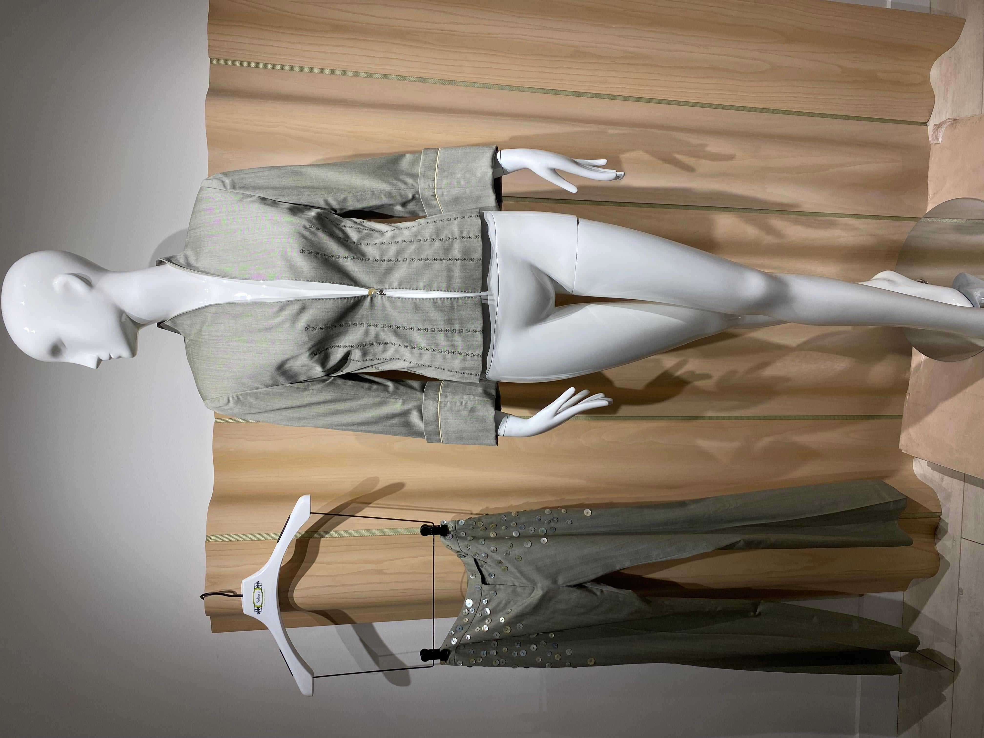 Ensemble veste et pantalon ajustés des années 2000 Alexander McQueen en vente 12
