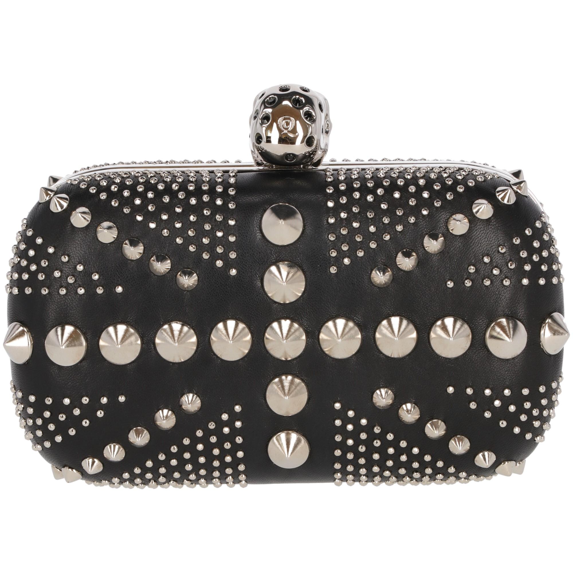 2000s Alexander McQueen Skull Studded Leather Clutch In Excellent Condition In Lugo (RA), IT