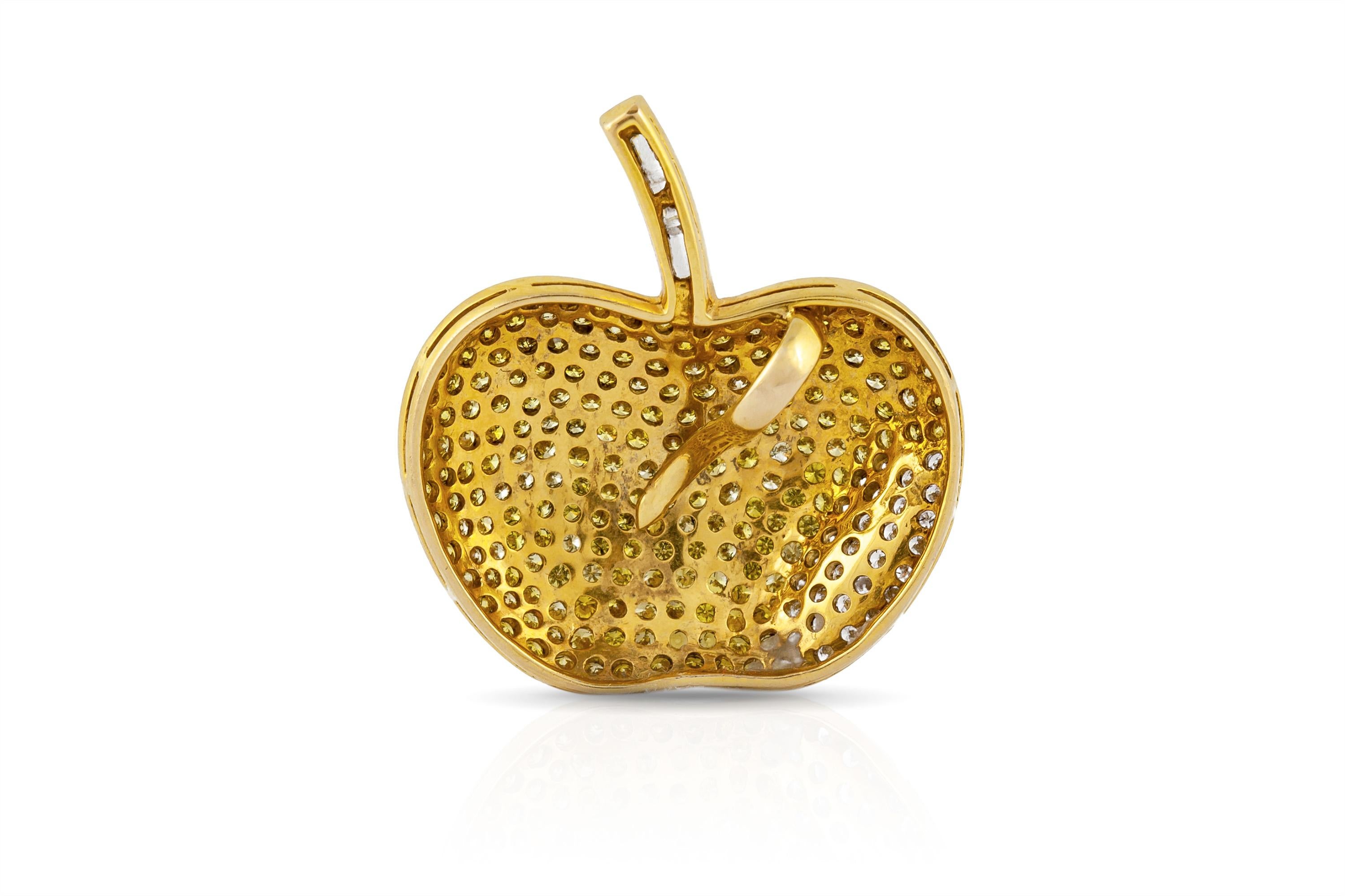 The pendant if finely crafted in 18k yellow gold with yellow diamonds and diamonds weighing approximately total of 1.55 carat.
Circa 2000.