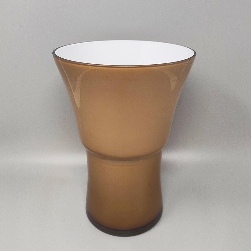 Moderno Vaso sorprendente degli anni 2000 di Carlo Nason in vetro di Murano. Prodotto in Italia in vendita