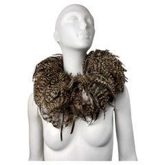 Foulard ras du cou en plumes de faisan Brown des années 2000