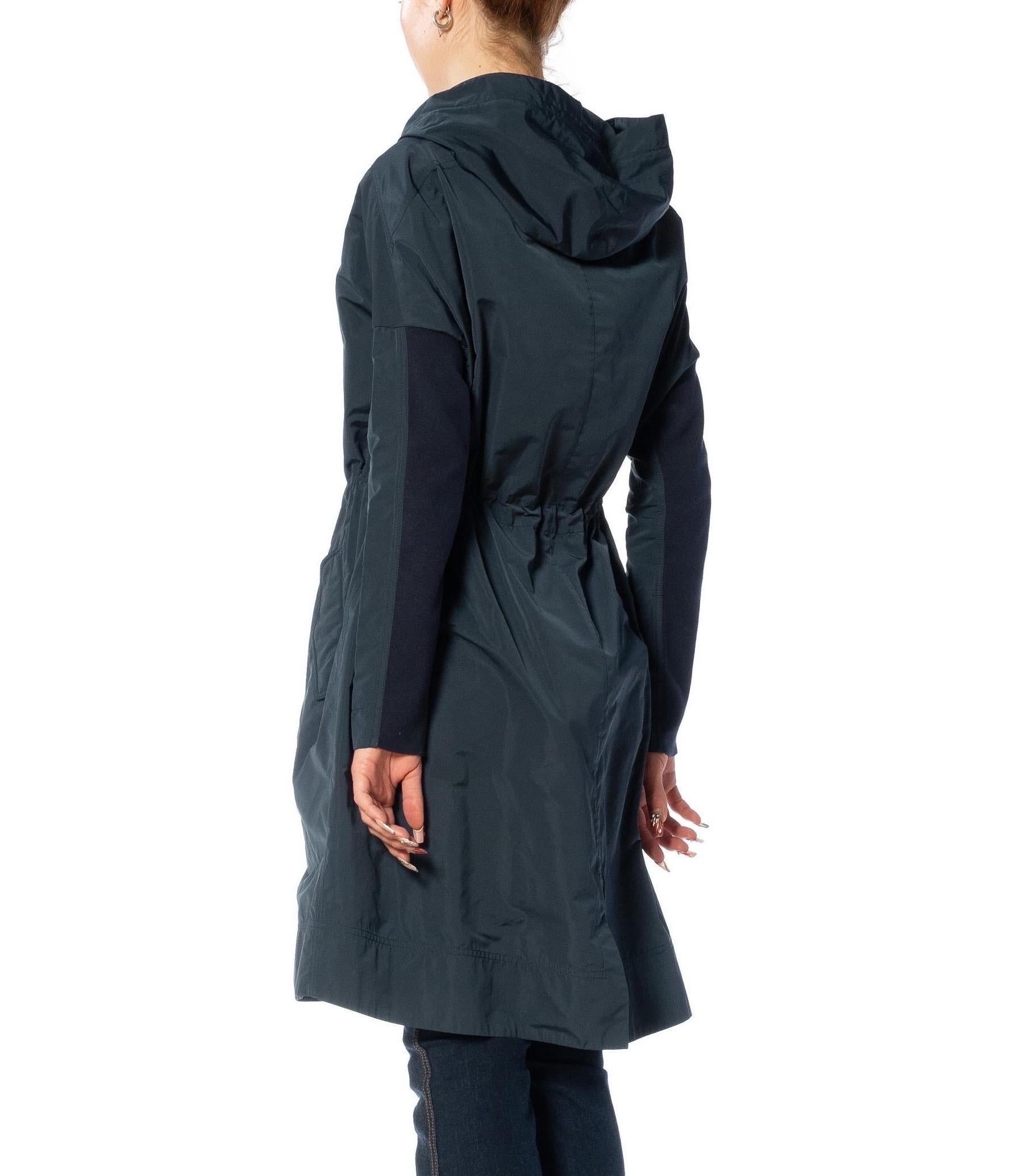 2000S BRUNELLO CUCINELLI Navy Blue Poly & Silk Rain Jacket With Elastic Waist For Sale 6