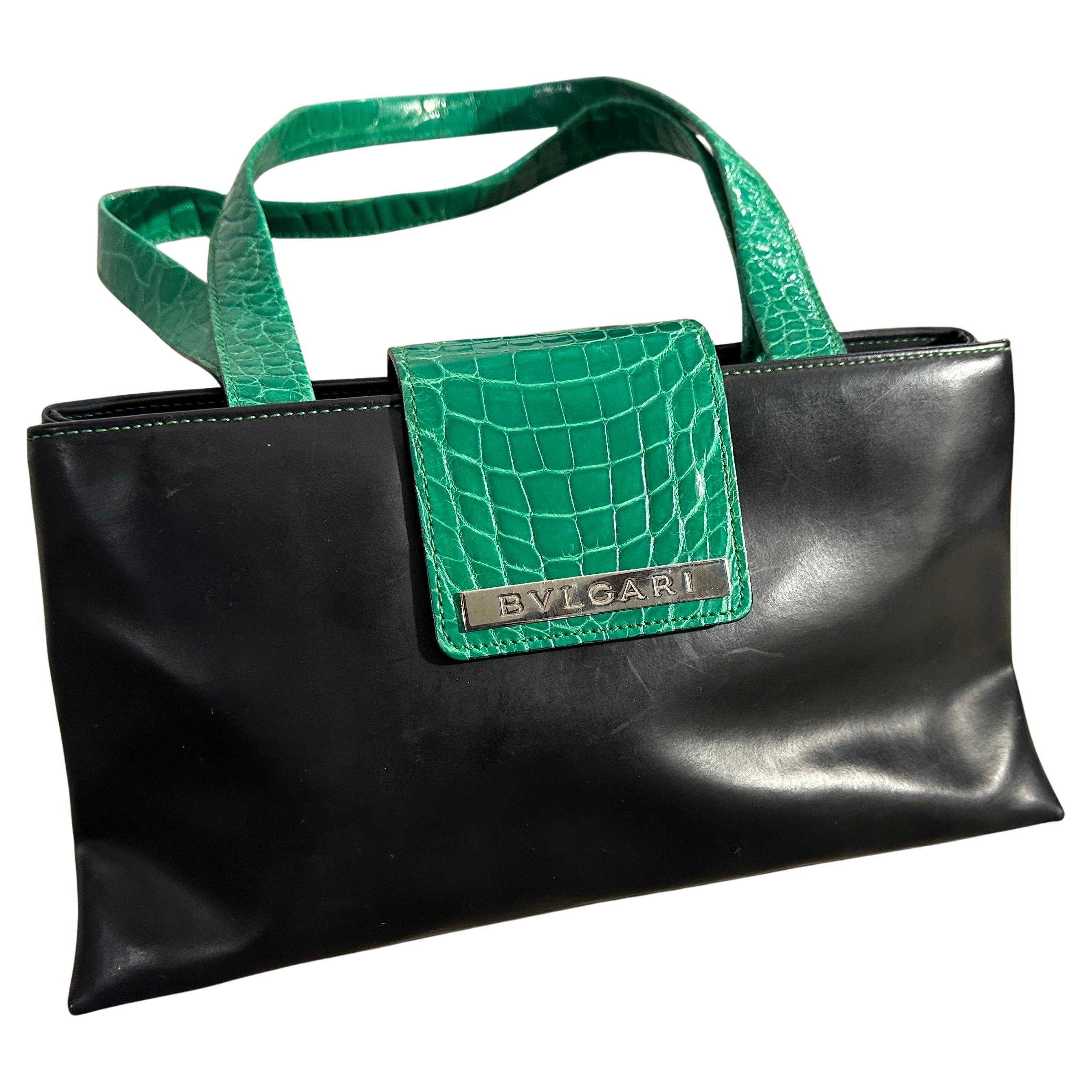 Bolso de hombro Bulgari de los años 2000 de piel negra y piel verde en venta