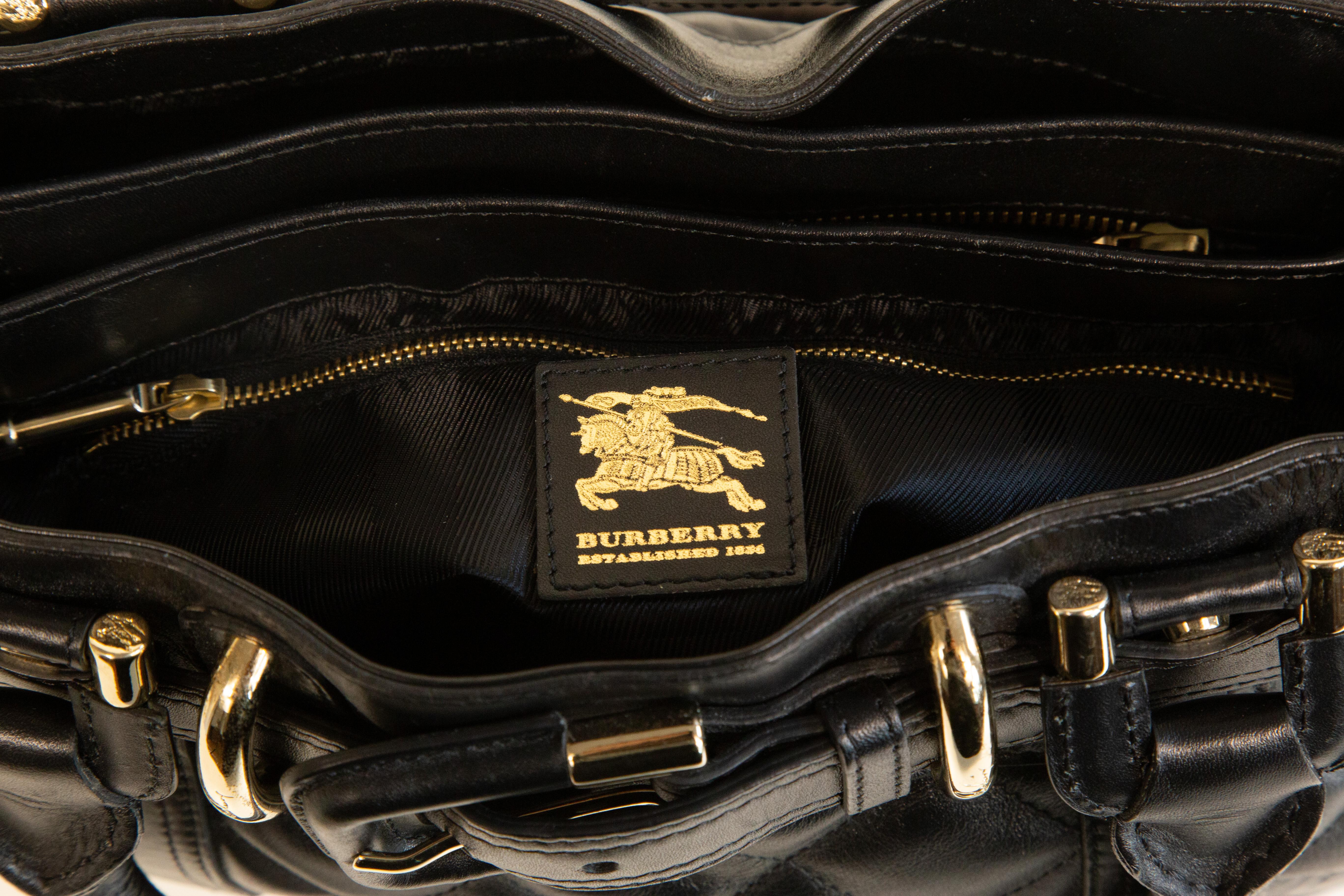 2000s Burberry Beaton Handbag in Black Quilted Leather For Sale 7