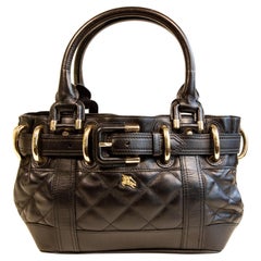 Sac à main Burberry Beaton des années 2000 en cuir noir matelassé