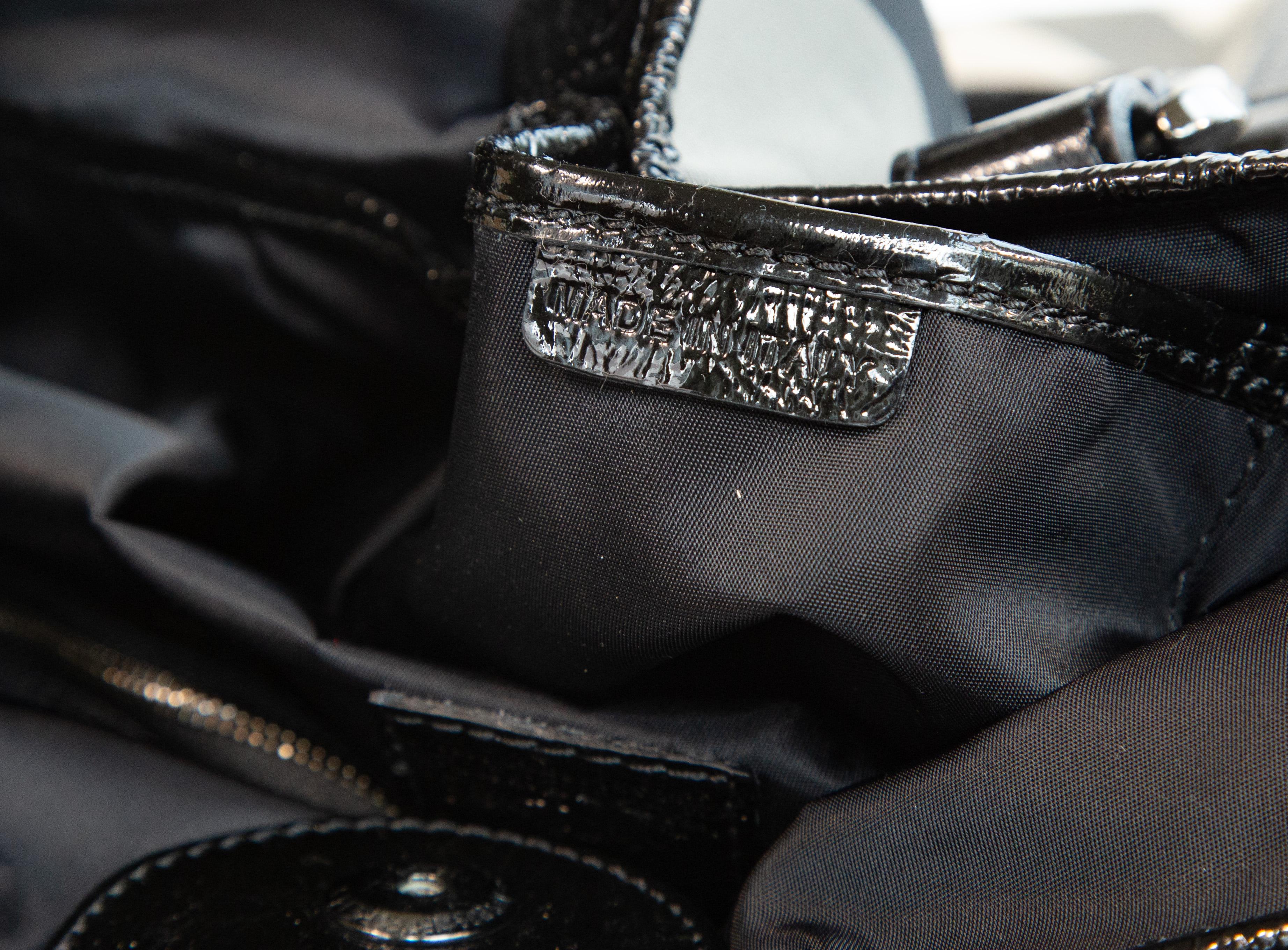 2000s Burberry Black and White Nova Check Nylon Tote Bag en vente 11